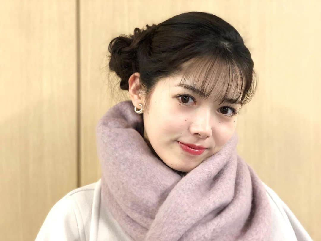 フジテレビ「めざましテレビ」さんのインスタグラム写真 - (フジテレビ「めざましテレビ」Instagram)「ファッション雑誌CanCamとコラボした お天気コーナー「きょう何着て行く？」 谷尻萌の毎日のコーデを紹介♪  ２月３日（金）　  【今日のコーデ】　 ・コート→ @niceclaup_official_ 　1万2100円 ・ニット→ @noela_official 　1万3200円 ・スカート→ @mystrada_official 1万9800円 ・靴→ @kanematsu_official 　3万8500円 ・ストール→ @kobe_lettuce 1790円　 ・イヤリング→ @anemone_official 2530円     【コーデのポイント】 お仕事に活躍する定番のレーススカート❣️  新しくGETするなら、立体感のある しっかりとしたレースタイプが かわいくなりすぎず 今っぽくて💡おすすめ👍  シンプルニットを合わせるいつもの着こなしも グッと新鮮に😍✨  #めざましテレビ #きょう何着て行く？ #谷尻萌 #今日のコーデ #コーデ #CanCam #今日のファッション#ootd #きょう何着て行く？は月〜金朝6時22分ごろ放送📺  #もえちゃん #きれいめコーデ #きれいめカジュアル #大人コーデ #冬コーデ #オフィスカジュアル #上品コーデ #アナウンサー衣装」2月3日 13時30分 - mezamashi.tv