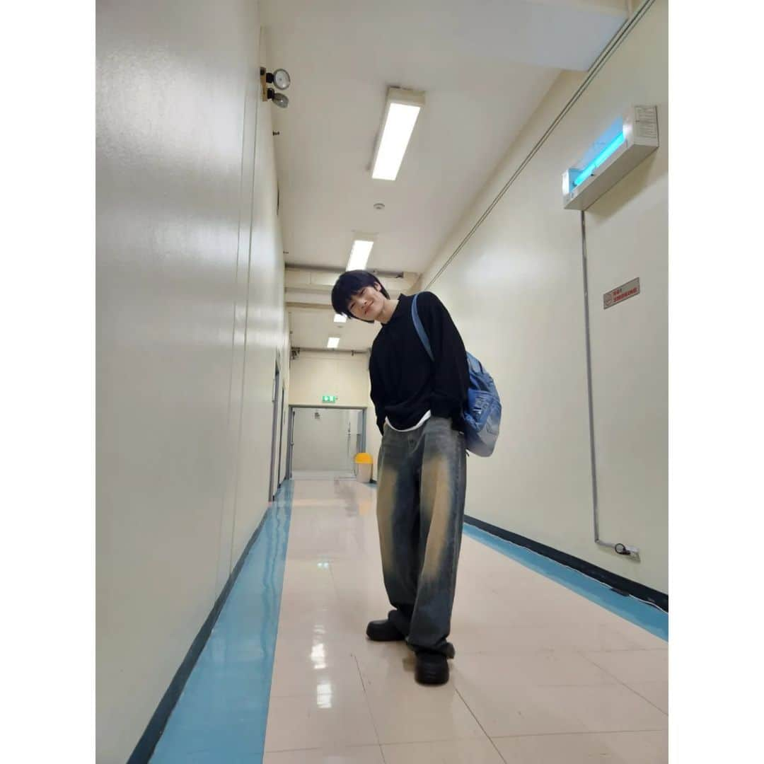 Stray Kidsさんのインスタグラム写真 - (Stray KidsInstagram)「방콕 즐거웠어요 ㅎㅎㅎ💕  스테이 고마워💕 #StrayKids#STAY#OOTD#IN스타그램#🦊」2月4日 3時24分 - realstraykids