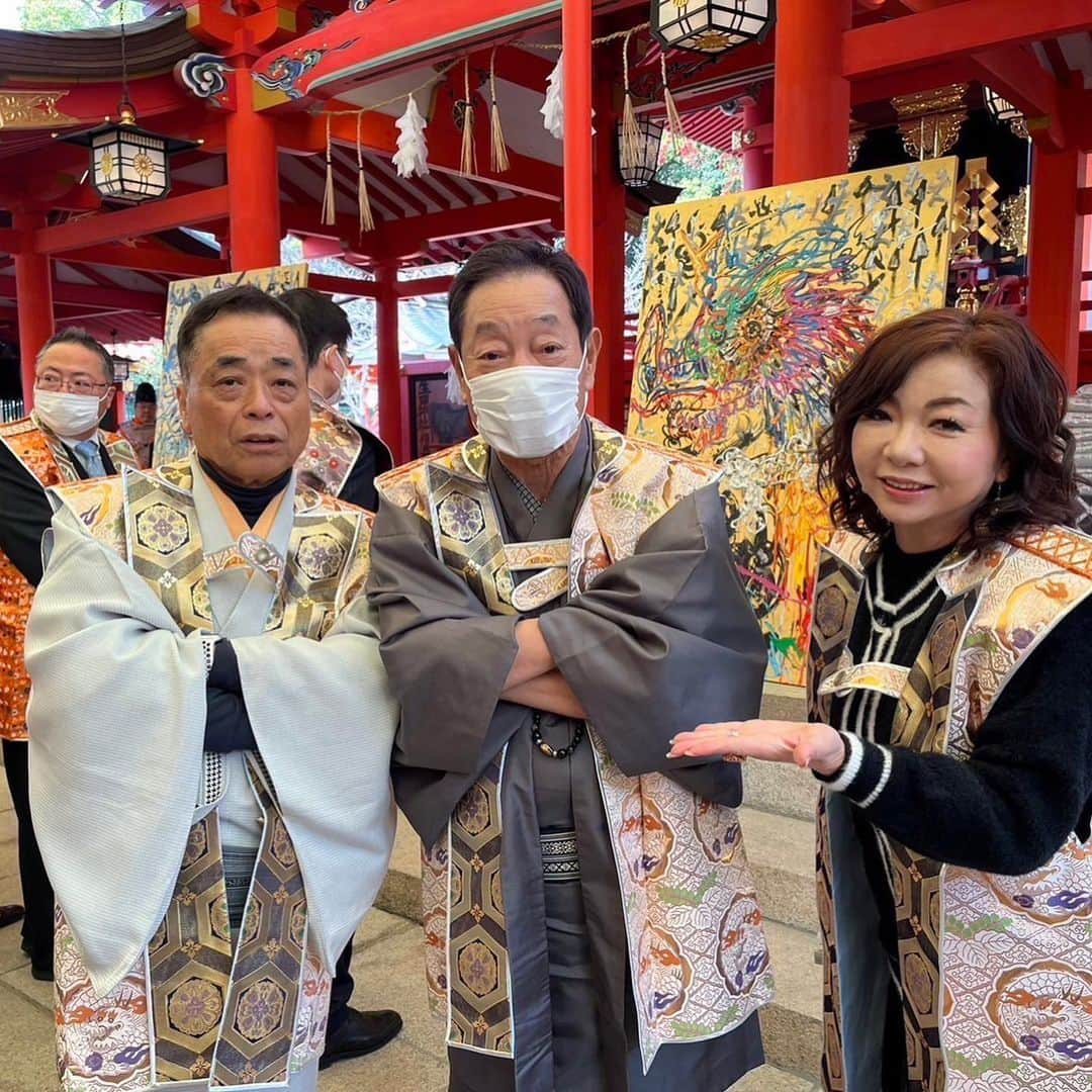 モモコさんのインスタグラム写真 - (モモコInstagram)「3年振りに生田神社の豆まきに旦那と一緒に参加しました❗️ 久々で楽しかったです😆 桐谷さんやらいろいろ会えました💕  #ハイヒールモモコ #👠 #👠🍑 #CHANEL #シャネラー #グルメ #アメブロ  #YouTube #モモコ新聞 #節分 #生田神社 #豆まき #月亭八方 師匠 #桂小文枝 師匠 #NMB48 #新澤菜央 ちゃん #原かれん ちゃん #平山真衣 ちゃん #貴島明日香 ちゃん #桐谷広人 さん #山口かおる さん」2月4日 11時46分 - highheel_momoko