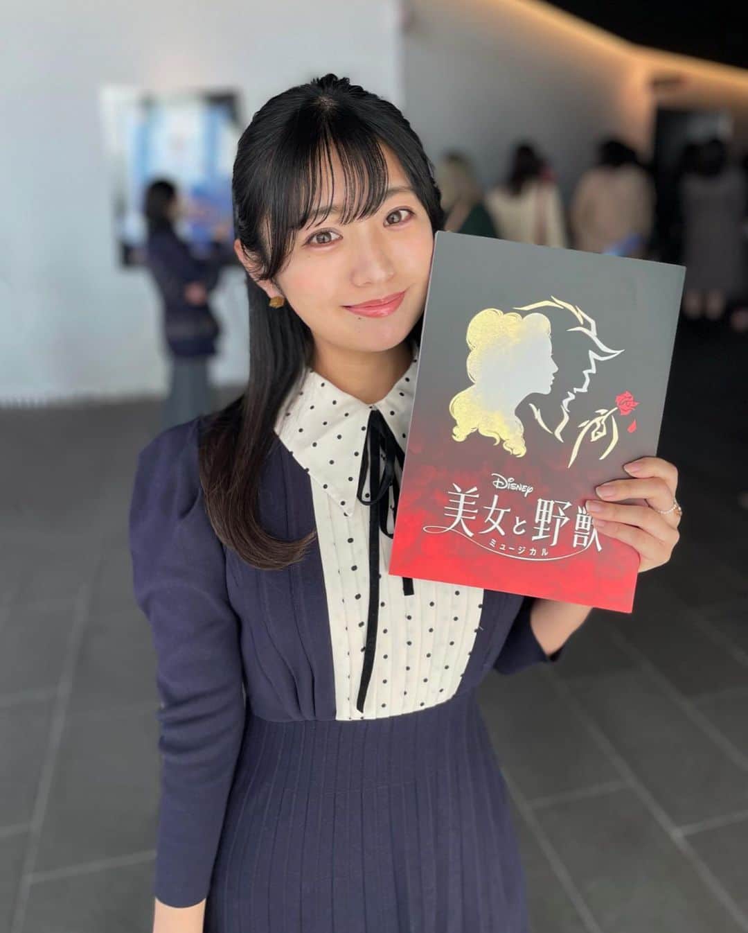 白戸ゆめのさんのインスタグラム写真 - (白戸ゆめのInstagram)「🌹  劇団四季 美女と野獣💛 6月にチケットを取ってから よ〜やく行ってきました🥺🎫  もう言葉にならないほど圧倒された、、、 アナ雪ぶりのミュージカルでした🎶 リトルマーメイドもライオンキングも見たから 次はアラジン見たい！！！  #劇団四季 #劇団四季美女と野獣」2月5日 22時58分 - yumeno.s_