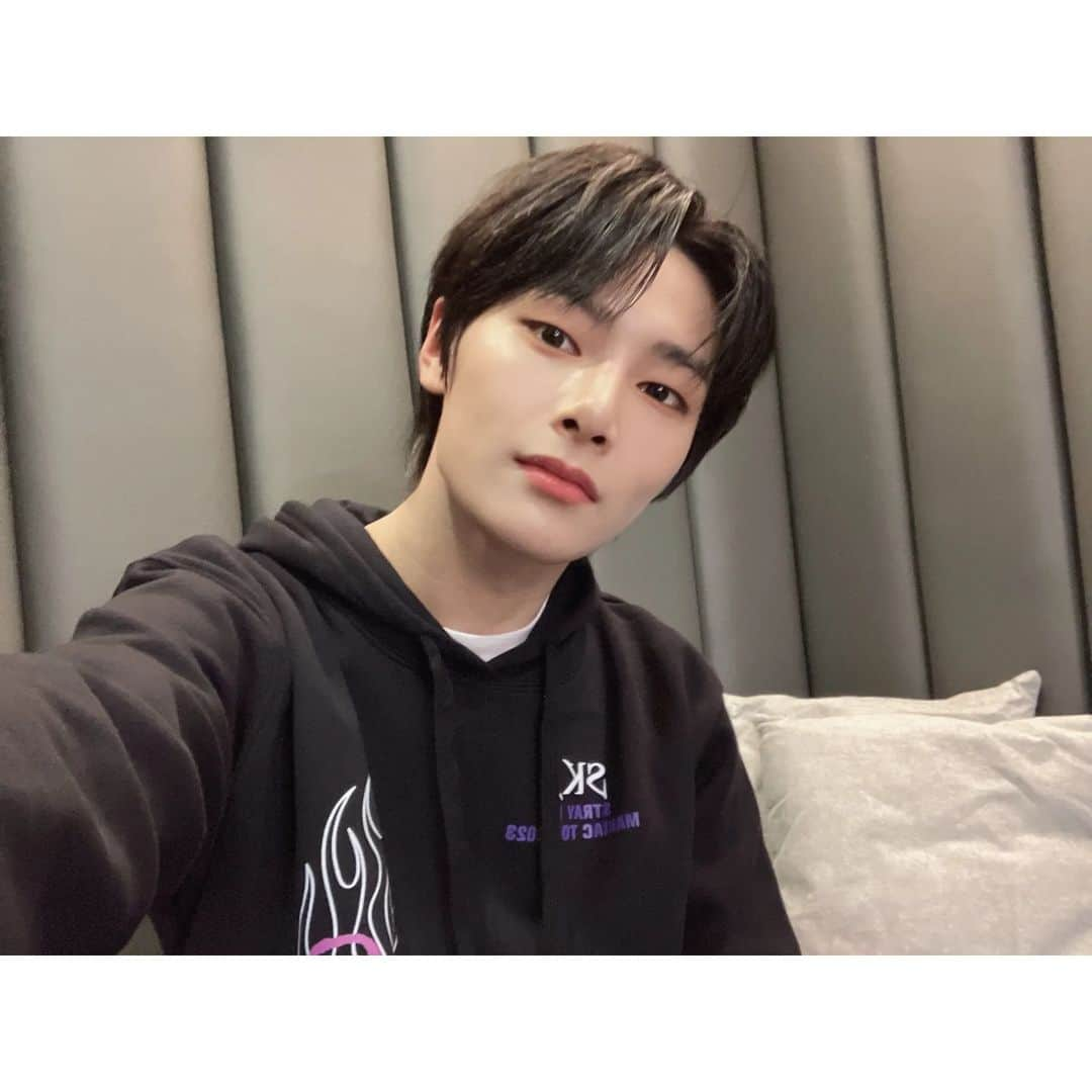 Stray Kidsさんのインスタグラム写真 - (Stray KidsInstagram)「즐거웠던 싱가포르💕 Thank You SG💕 #StrayKids#STAY#IN스타그램#🦊」2月6日 0時02分 - realstraykids