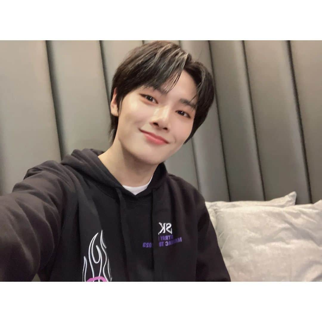 Stray Kidsさんのインスタグラム写真 - (Stray KidsInstagram)「즐거웠던 싱가포르💕 Thank You SG💕 #StrayKids#STAY#IN스타그램#🦊」2月6日 0時02分 - realstraykids