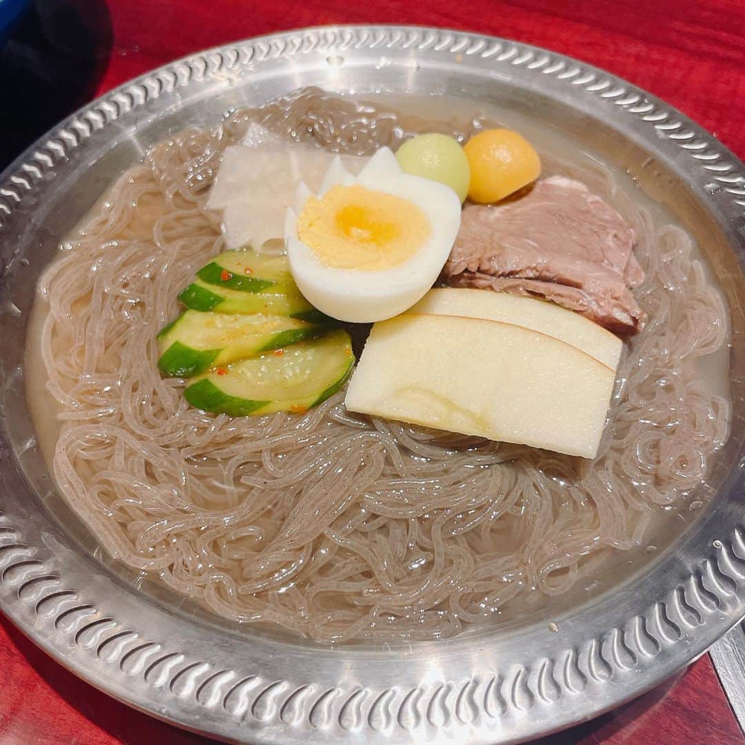 葉月里緒奈さんのインスタグラム写真 - (葉月里緒奈Instagram)「游玄亭の冷麺はそば粉派です。 #焼肉#游玄亭#游玄亭赤坂#ビビン麺#銀盤冷麺#rionahazuki」2月6日 8時03分 - riona_hazuki
