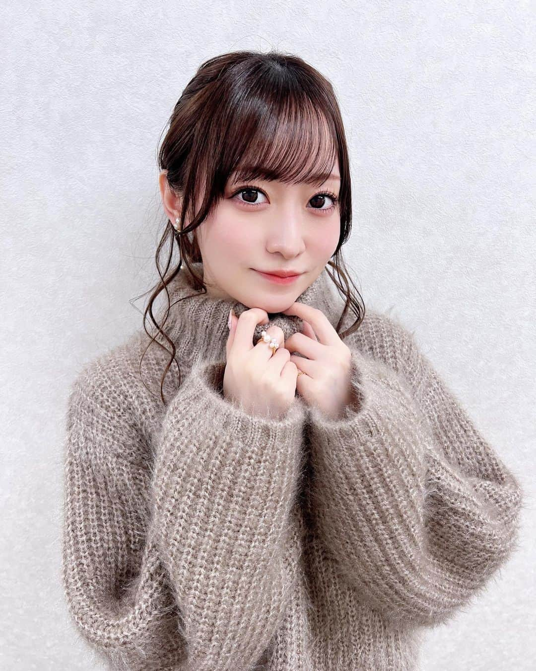 石飛恵里花さんのインスタグラム写真 - (石飛恵里花Instagram)「. 声グラバレンタインイベントの時の🍫  #メチャカリ さんでお借りしたお衣装可愛すぎでした💝 皆さんもぜひに☺︎🫰🏻」2月6日 12時45分 - eririn959