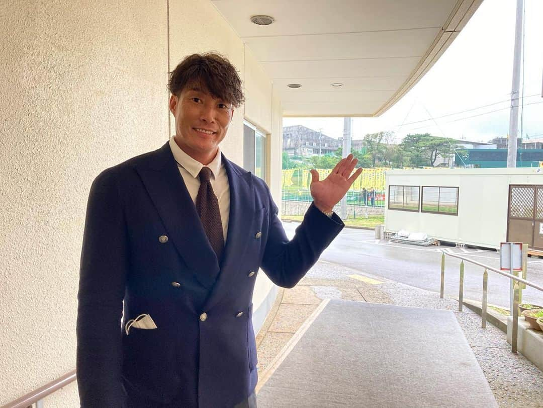 阪神タイガースさんのインスタグラム写真 - (阪神タイガースInstagram)「この姿はまさか・・・  #糸井嘉男 SA #阪神タイガース  #ARE ★キャンプ中継は#虎テレ で！」2月6日 15時51分 - hanshintigers_official