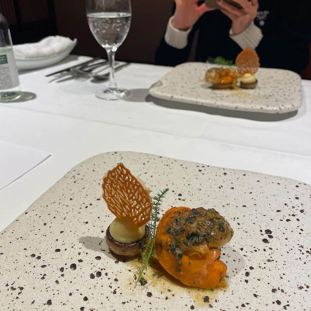 airiさんのインスタグラム写真 - (airiInstagram)「． 紹介してもらった京都の創作フレンチ🍽 全部おいしいし個室の雰囲気最高だった🫶🏻  愛しのりかちゃん誕生日おめでとう🫶🏻💘 すくすく育っておくれ🥹  #京都グルメ#京都ディナー#京都旅行#京都観光」2月7日 18時26分 - air129r