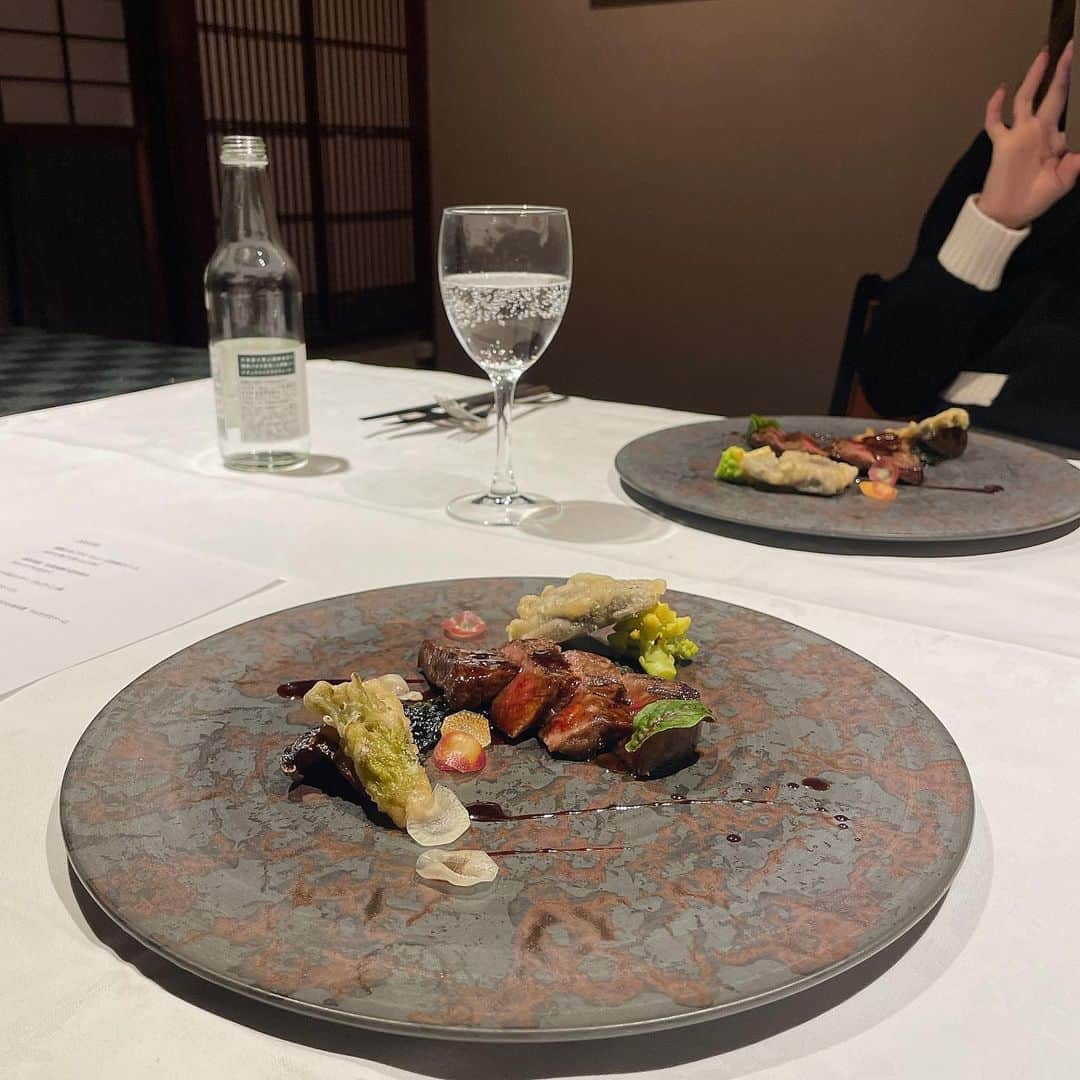 airiさんのインスタグラム写真 - (airiInstagram)「． 紹介してもらった京都の創作フレンチ🍽 全部おいしいし個室の雰囲気最高だった🫶🏻  愛しのりかちゃん誕生日おめでとう🫶🏻💘 すくすく育っておくれ🥹  #京都グルメ#京都ディナー#京都旅行#京都観光」2月7日 18時26分 - air129r
