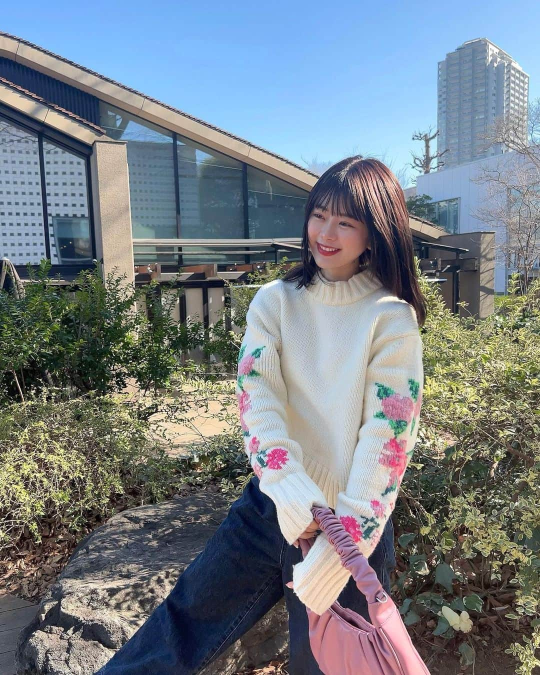 にたまごさんのインスタグラム写真 - (にたまごInstagram)「朝活Day🐓🌷🌸 ⁡ 早起きは1日が充実していい気持ち🌞 ⁡ 3日坊主にならないように続けたい👨🏻‍🦲（笑）  knit @furfur_official  pants @olu.myself  shoes @newbalance  ⁡ 𓂃𓂃𓂃𓂃𓂃𓂃𓂃𓂃𓂃𓂃 #朝活 #朝活カフェ #カフェ  #カフェ活 #低身長コーデ  #チビコーデ #150cmコーデ」2月7日 19時20分 - __nitamago__