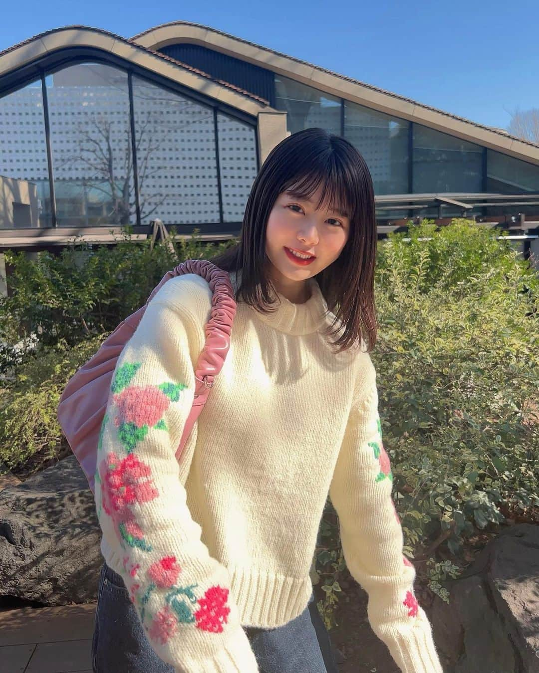 にたまごさんのインスタグラム写真 - (にたまごInstagram)「朝活Day🐓🌷🌸 ⁡ 早起きは1日が充実していい気持ち🌞 ⁡ 3日坊主にならないように続けたい👨🏻‍🦲（笑）  knit @furfur_official  pants @olu.myself  shoes @newbalance  ⁡ 𓂃𓂃𓂃𓂃𓂃𓂃𓂃𓂃𓂃𓂃 #朝活 #朝活カフェ #カフェ  #カフェ活 #低身長コーデ  #チビコーデ #150cmコーデ」2月7日 19時20分 - __nitamago__