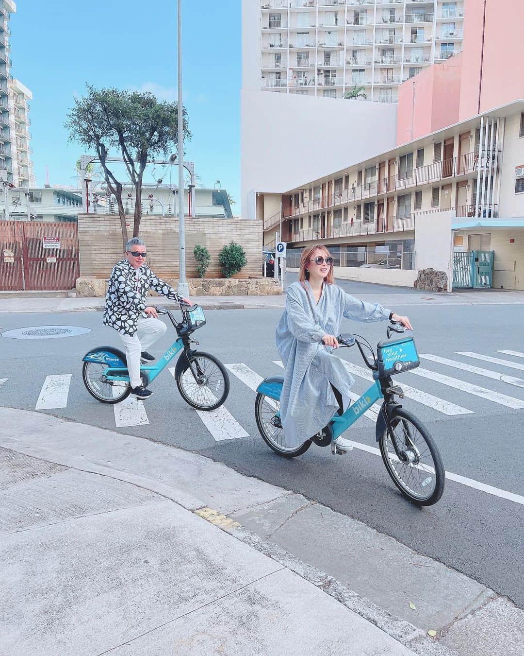 渡辺美奈代さんのインスタグラム写真 - (渡辺美奈代Instagram)「ハワイで初チャレンジ！  自転車を借りました！  パパさんとサイクリング  #Hawaii  #サイクリング」2月8日 17時54分 - watanabe_minayo