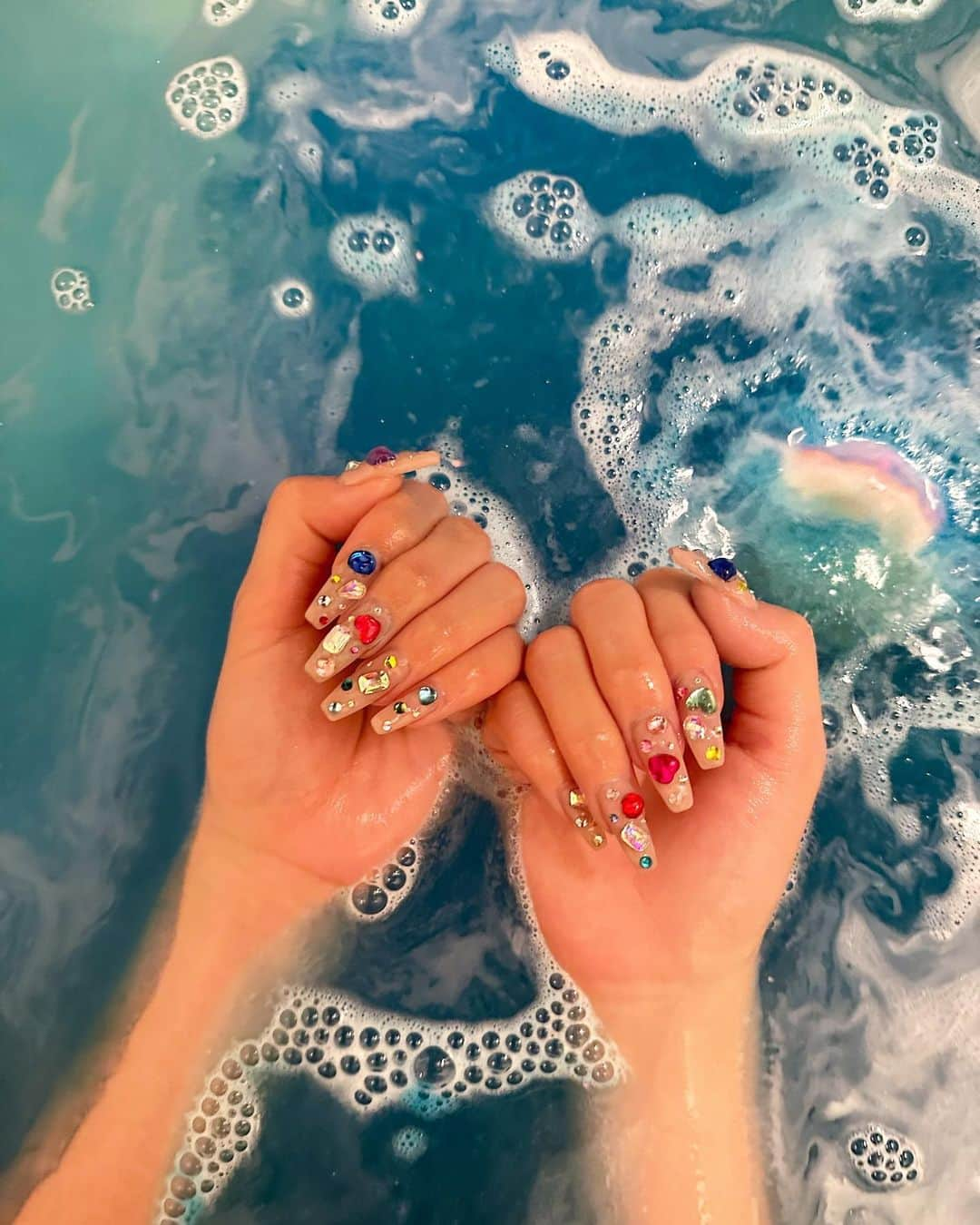 なかむらあんさんのインスタグラム写真 - (なかむらあんInstagram)「emokawaii🌈🫧🛁💅🌏💕  #宝石箱 #宝石箱ネイル」2月8日 19時33分 - popotsun_1127