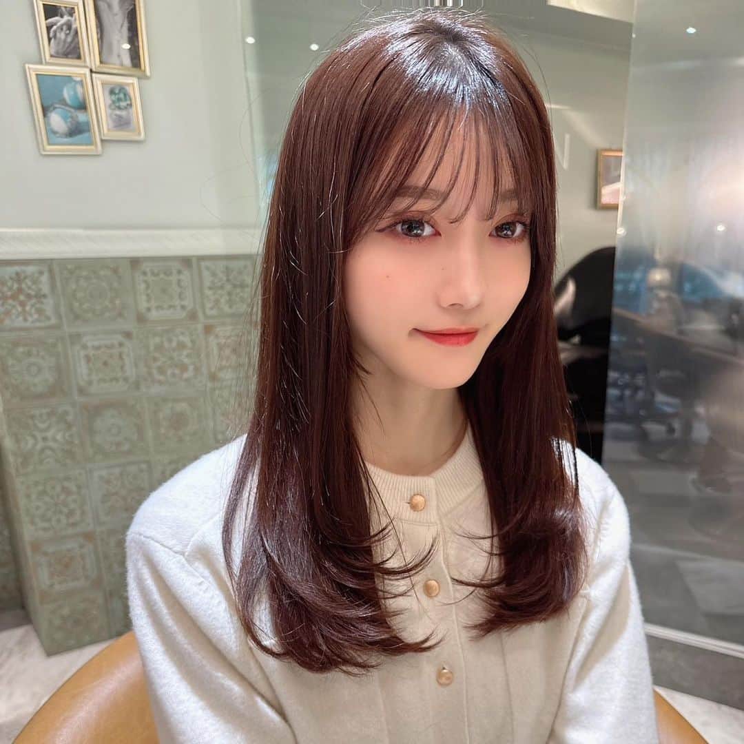 ましゅろ～さんのインスタグラム写真 - (ましゅろ～Instagram)「この前は久しぶりにサロンモデルしてきた✨ ⁡ 施術から1ヶ月くらいたって、東京中央美容外科岐阜院（ @_tcb.gifu ）でのTCB式小顔美肌再生を実感 鈴木大路先生（ @tcb_suzuki_ohoji ）ありがとうございました。 ⁡ ちょっとシュッとなったから、最近痩せた？って聞かれる☺️ ⁡ ⁡ #美容外科ならTCB東京中央美容外科#東京中央美容外科#美容外科#TCB#東京中央美容外科岐阜院#岐阜#美容クリニック#美容医療#美容#PR#リフトアップならTCB東京中央美容外科#TCB式小顔美肌再生#TCB小顔リフト#小顔美肌再生#糸リフト#リフトアップ#小顔整形#小顔#美肌」2月8日 21時21分 - photomasyuro