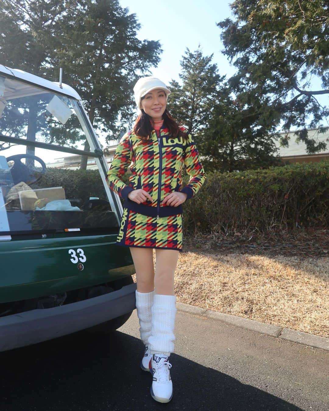 ImotoEtsuyo さんのインスタグラム写真 - (ImotoEtsuyo Instagram)「#こんばんは いつものゴルフ仲間達と。 ・ 先月，久しぶりに #美浦ゴルフ倶楽部 に 行きました。 ・ こちらは3回目。 アップダウンはないけど スコアは…💧 ・ 2枚目，3枚目の #動画 ご覧下さい。 この動画撮る人のセンスが ツボ🤣です。 面白すぎるでしょ。 ・ ・ ・ #ゴルフウェア ➡︎ @loudmouth_japan_official  @loudmouth  #ラウドマウス  #ラウドマウスゴルフ  ・ ・ #美浦  #ゴルフ #golf  #ゴルフ女子  #ゴルフコーデ #ゴルフ動画  #ゴルフ仲間  #スイング動画  #ゴルフ⛳️  #ゴルフ場」2月8日 21時34分 - bisuhada