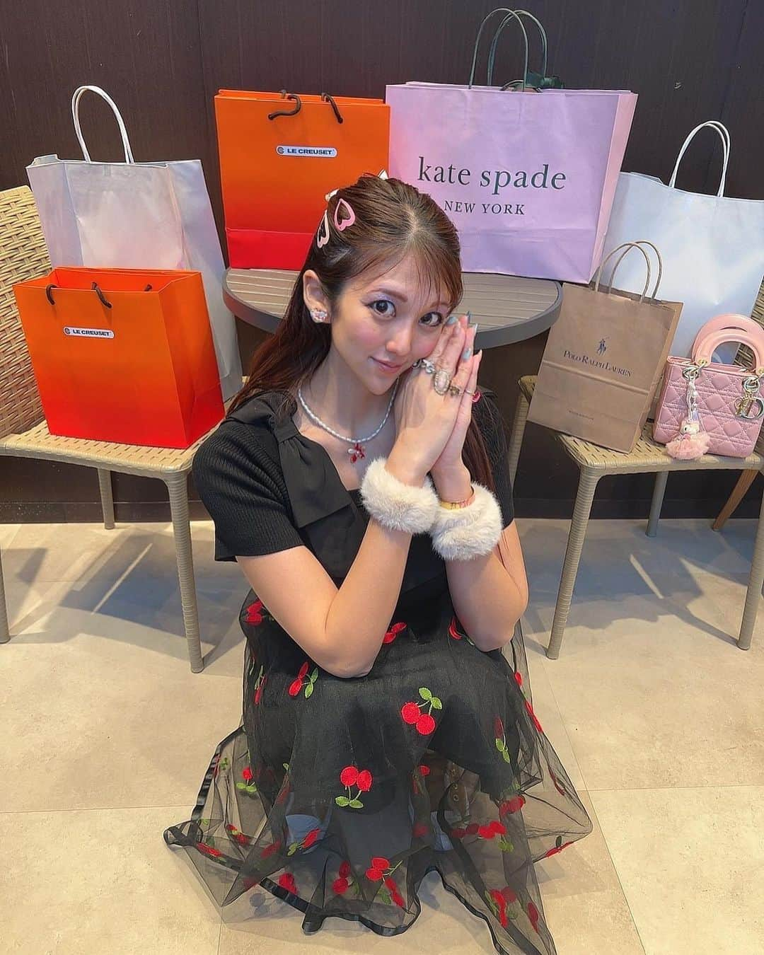 神谷麻美さんのインスタグラム写真 - (神谷麻美Instagram)「今日も楽しかったぁ💖🫶💖🛍🌈💖✨   #katespade 可愛いすぎる〜💖🍒💖🦜🌸💖✨」2月8日 22時03分 - asamice428