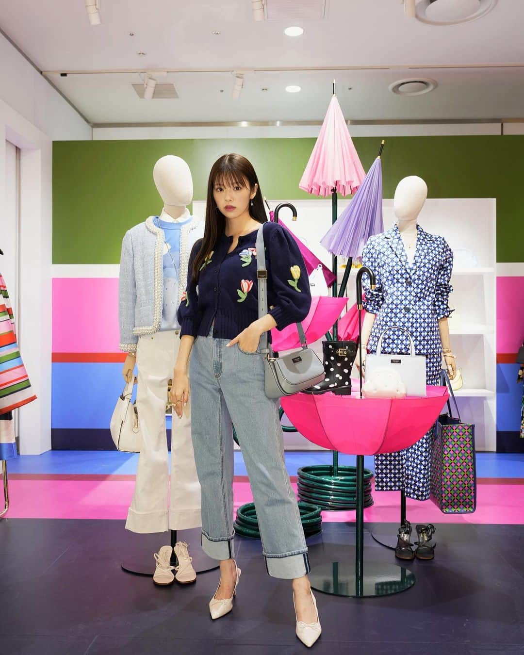 鈴木ゆうかさんのインスタグラム写真 - (鈴木ゆうかInstagram)「.  Kate Spade New York Spring 2023  Pop-Up Shop行ってまいりました♤  暖かい季節か待ち遠しくなる色鮮やかなフラワーや モップ犬が愛おしかったよ🐾  来場者特典やお買い物特典もあるそうなので 皆様ぜひ行ってみてね！  伊勢丹新宿店 本館1階 期間：2月8日〜2月21日  #katespadejapan  #ケイトスペードアドベンチャー  #サムアイコン」2月8日 22時14分 - yuu_pl