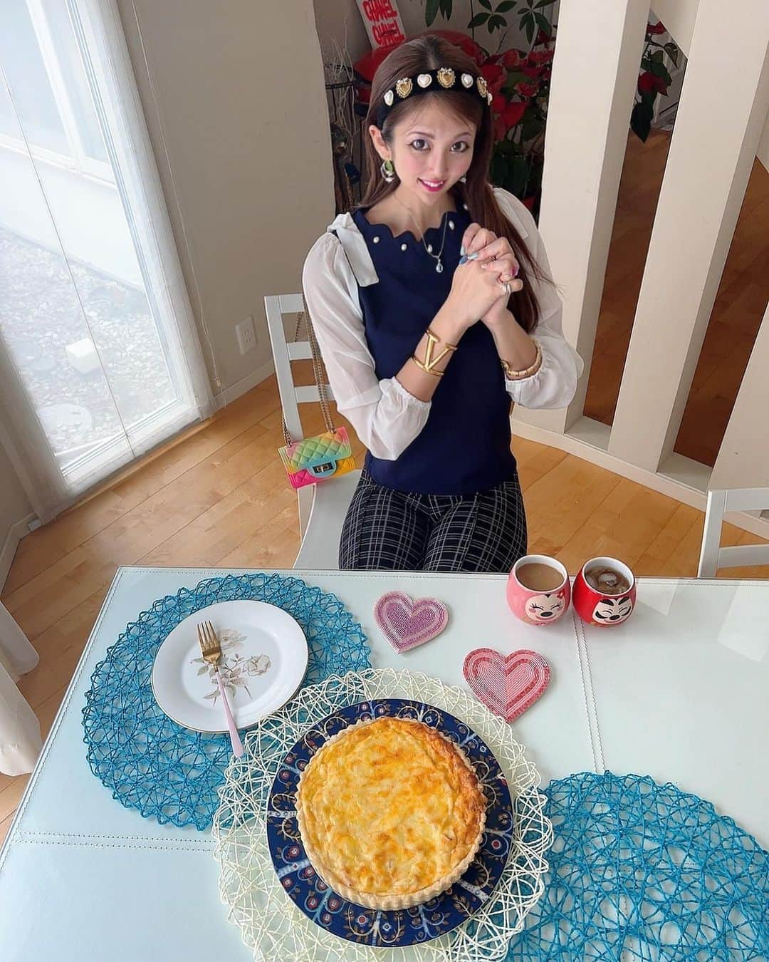 神谷麻美さんのインスタグラム写真 - (神谷麻美Instagram)「#キッシュ 大好きなの〜💖🥧💖🫶🌈💖✨  美味しいよ💖(৹ᵒ̴̶̷᷄ ч ᵒ̴̶̷᷅৹)ŧ‹"ŧ‹"💖🍀🌈💖✨ 2種類の味入ってるよ💖🥂💖🍡🧀💖✨  あさみすは最高神💖👸🤴💖🏰🌈💖✨」2月8日 22時29分 - asamice428