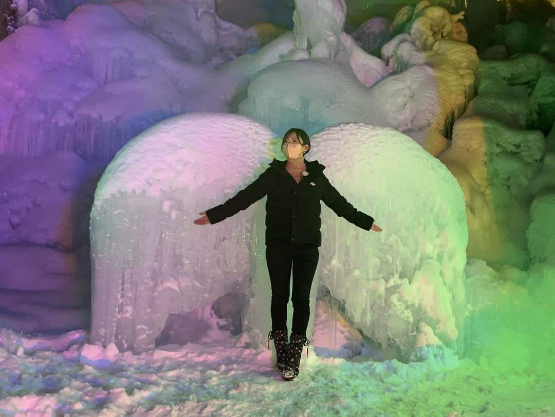 速水里彩さんのインスタグラム写真 - (速水里彩Instagram)「氷の世界❄️ 想像の何倍も綺麗でした🥹✨  #氷点下の森 #高山 #久しぶりのソリ #🛷」2月9日 15時29分 - hayami.risa
