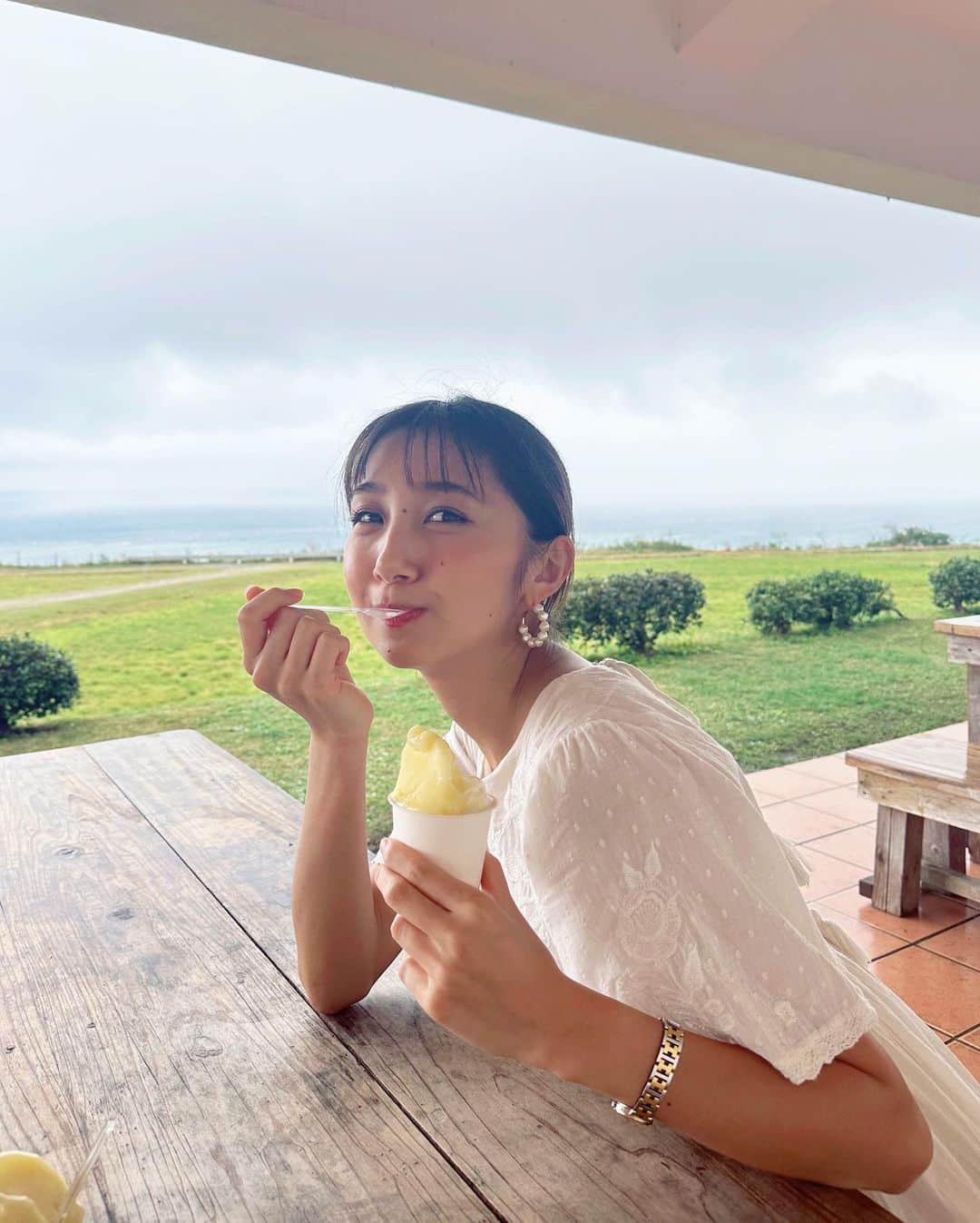 近藤夏子さんのインスタグラム写真 - (近藤夏子Instagram)「.   夏休み？冬休み？を使って 母と２人で南国へ行って来ました🌻 　  今回の目的はとにかくのんび〜りすること🐨 予定は特に決めず、朝のフィーリングで行くところを決めました。  初日はアイスを食べに行って そのままホテルでゆったり💛  ここのアイスが美味しすぎて 後日またリピート😍 アイスラブなものでして🫶🏻 　 　 投稿もゆっくりしていきたいと思います✨ 　 　 .」2月9日 18時45分 - kondokako0804