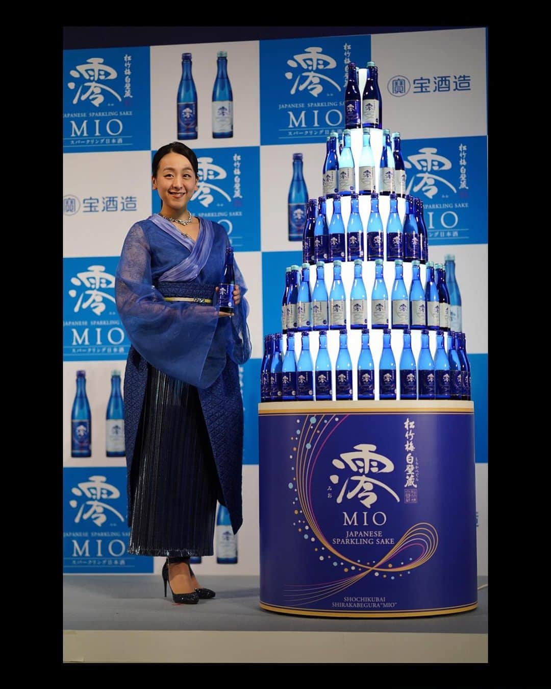 浅田真央さんのインスタグラム写真 - (浅田真央Instagram)「宝酒造 スパークリング日本酒　「澪」　  「澪」がリニューアルして、より華やかな香りや味わいになります！ 3月14日に新商品「澪 CLEAR」が発売されます！甘さを控えめですっきりとした味わいです！ 澪と澪CLEARどちらもどうぞお楽しみください🥂」2月9日 21時12分 - maoasada2509