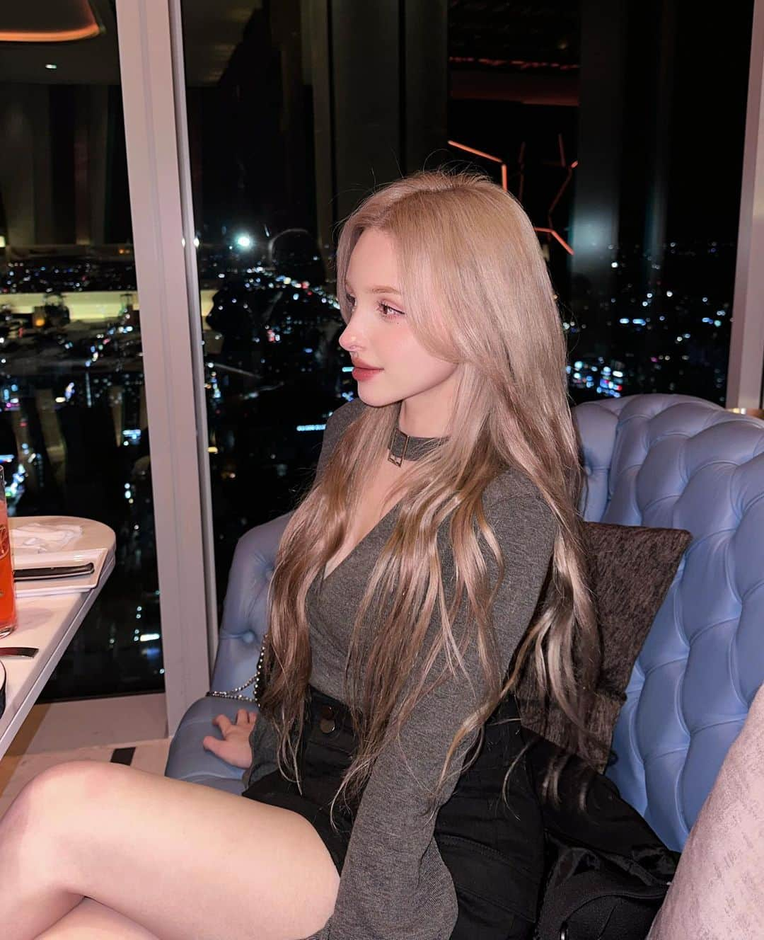 Elina 엘리나 (エリナ) さんのインスタグラム写真 - (Elina 엘리나 (エリナ) Instagram)「What’s your favorite food?🤤💕 좋아하는 음식이 뭐에요? #스테이크하우스 에서 근사한 저녁✨  #그랜드하얏트제주 #제주드림타워」2月9日 21時23分 - elina_4_22