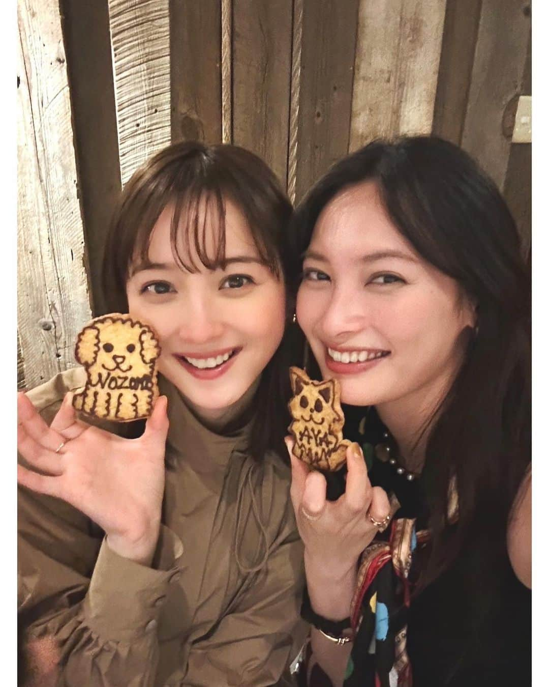 佐々木希さんのインスタグラム写真 - (佐々木希Instagram)「絢と誕生日のお祝いして頂きました♡ みんなとまったり平和な時間🕊 そして#私厨房勇 の中華料理は、優しい味わいで本当に美味しい。 可愛らしいクッキーもありがたいです🍪」2月10日 8時06分 - nozomisasaki_official