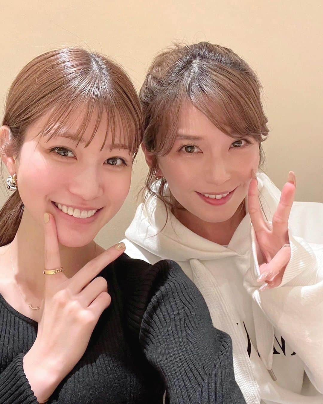 宇野実彩子さんのインスタグラム写真 - (宇野実彩子Instagram)「. めるると焼肉へ❤️‍🔥  いつもありがとう🫶🏻 びっくりするくらい時間足りなかったね🤭  パーカーは @lavanda.jp 🤍」2月10日 17時00分 - misako_uno_aaa