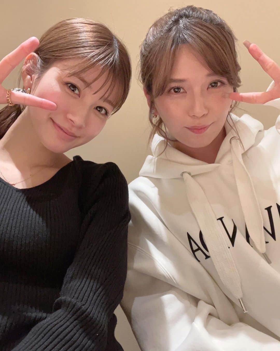 宇野実彩子さんのインスタグラム写真 - (宇野実彩子Instagram)「. めるると焼肉へ❤️‍🔥  いつもありがとう🫶🏻 びっくりするくらい時間足りなかったね🤭  パーカーは @lavanda.jp 🤍」2月10日 17時00分 - misako_uno_aaa