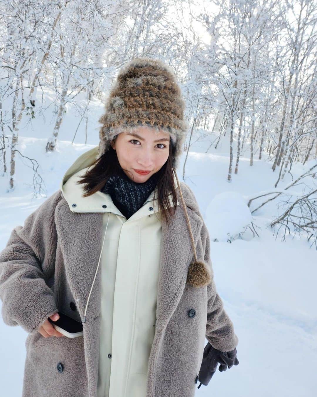 加藤理恵さんのインスタグラム写真 - (加藤理恵Instagram)「真っ白 . . . #樹氷 #snowtree #北海道の景色 #アナ雪の世界」2月10日 12時07分 - vivi_729