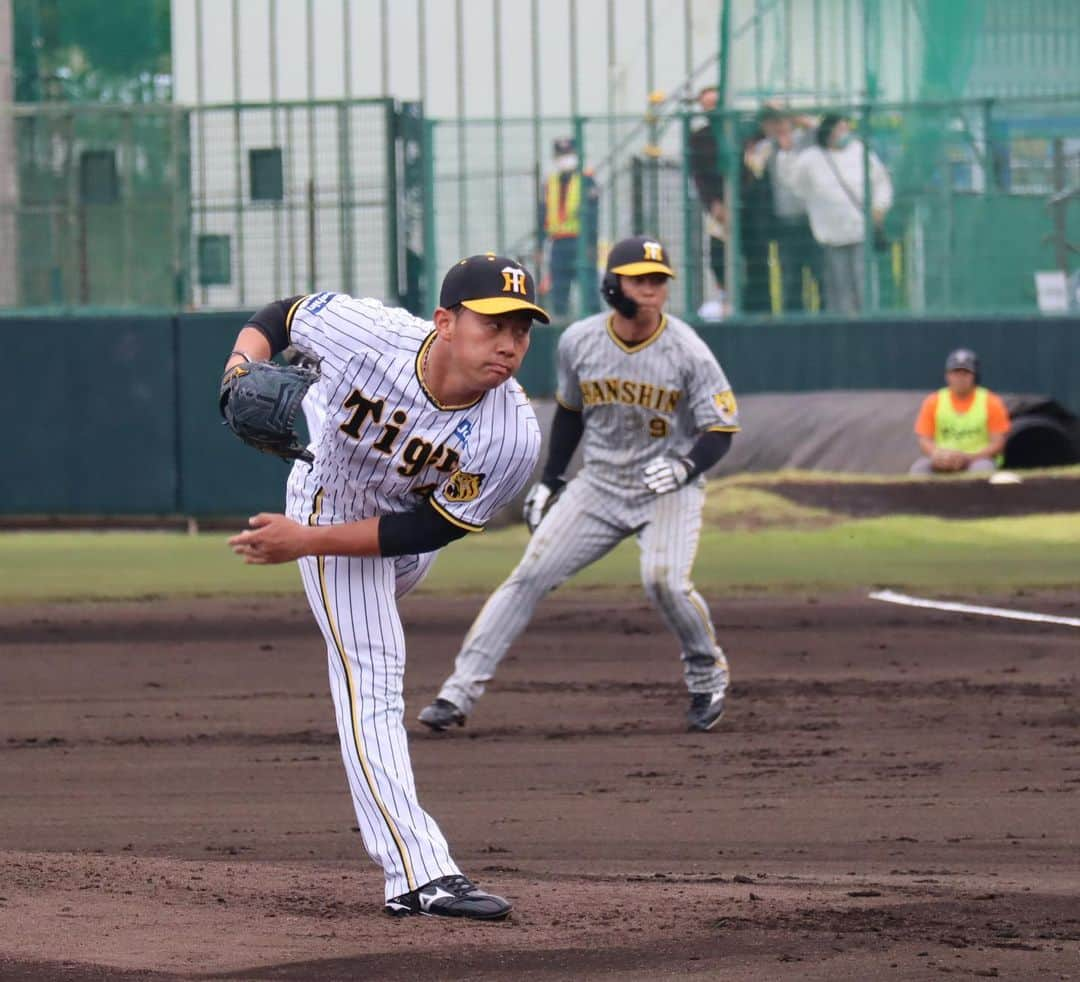 阪神タイガースさんのインスタグラム写真 - (阪神タイガースInstagram)「2月11日、宜野座球場での1軍・ファーム合同紅白戦1試合目の様子です！ #梅野隆太郎 選手 #佐藤輝明 選手 #村上頌樹 選手 #中野拓夢 選手 #二保旭 選手 #木浪聖也 選手 #桐敷拓馬 選手 #鳥谷敬 臨時コーチ #和田豊 ファーム監督 #岡田彰布 監督 #平田勝男 ヘッド #阪神タイガース  #宜野座キャンプ #具志川キャンプ  #ARE ★キャンプ中継は#虎テレ で！」2月11日 13時43分 - hanshintigers_official