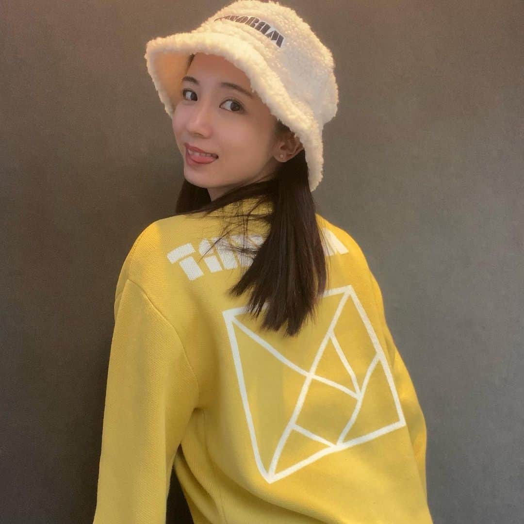 入来茉里さんのインスタグラム写真 - (入来茉里Instagram)「今日の📸 帽子もニットも @tangram_tokyo ☺️💛 このニットの色、すごく可愛い！元気でる！  週明けにお知らせあります やっと言える〜☺️ 15周年でやりたかったことの１つ なんでしょうか☺️？？  #tangram  #outfitpost #fashion #followme  #데일리 #일본  #패션 #오오티」2月11日 17時15分 - iriki.mari_official