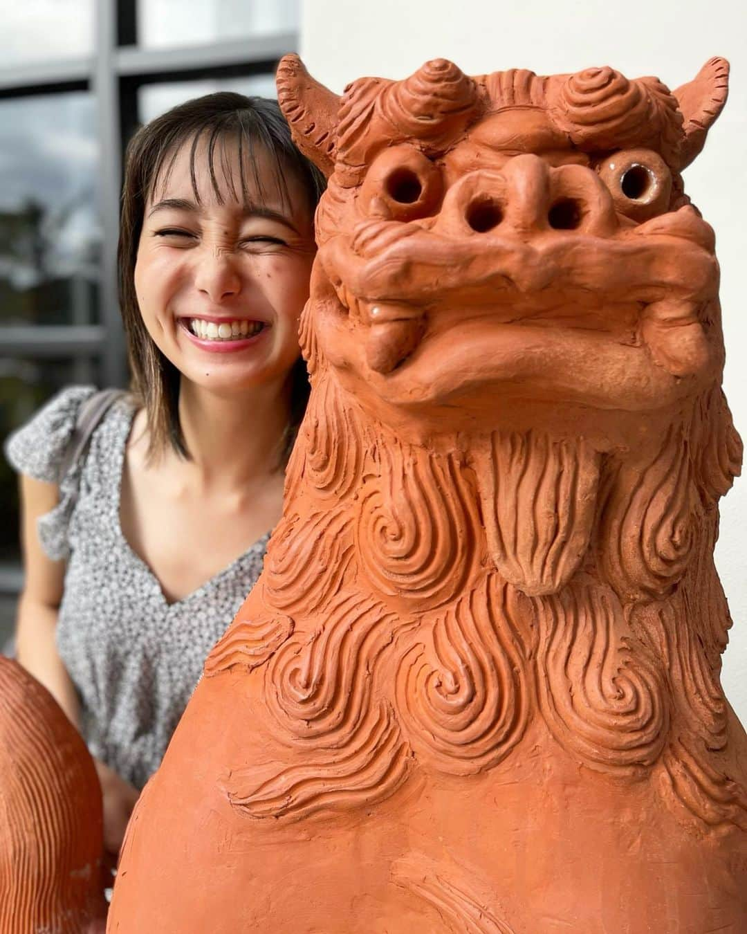 近藤夏子さんのインスタグラム写真 - (近藤夏子Instagram)「.   シーサーを見つけては 顔真似してみたり  朝8:30からジャンプしてみたり  相変わらずな感じで過ごしてました🤣 　 　 　 今夜24:30〜 S☆1 見てください🤍 　 　 .」2月11日 18時09分 - kondokako0804