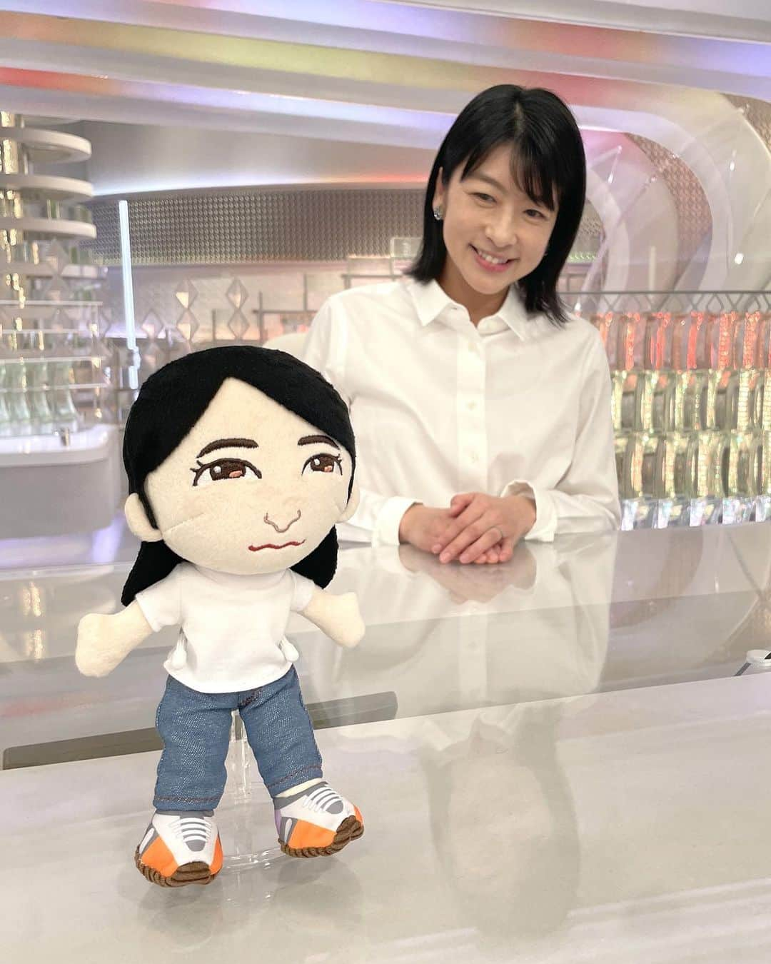 フジテレビ「プライムニュース イブニング」さんのインスタグラム写真 - (フジテレビ「プライムニュース イブニング」Instagram)「関東ローカルでの放送だったのですが… 今日は番組に生野アナのぬいぐるみが登場！ 放送後、スタジオで撮影大会となったのでした。 ⁡ さて、明日12日は久しぶりのインスタライブ （イット！＆アナウンス室のアカウント両方で）を 午後２時30分～予定しています。 ストーリーズで「バレンタイン」や「受験」などに関して、 質問を募集します！ もちろんそのほかの質問もどうぞご遠慮なく。 ⁡ よろしくお願いします！ ⁡ #生野陽子 @yoko_shono #奥寺健 @fujitv_announcer #杉原千尋 @chihiro.sugihara #小室瑛莉子 @fujitv_announcer #フジテレビ #アナウンサー #ニュース」2月11日 18時31分 - livenews_it