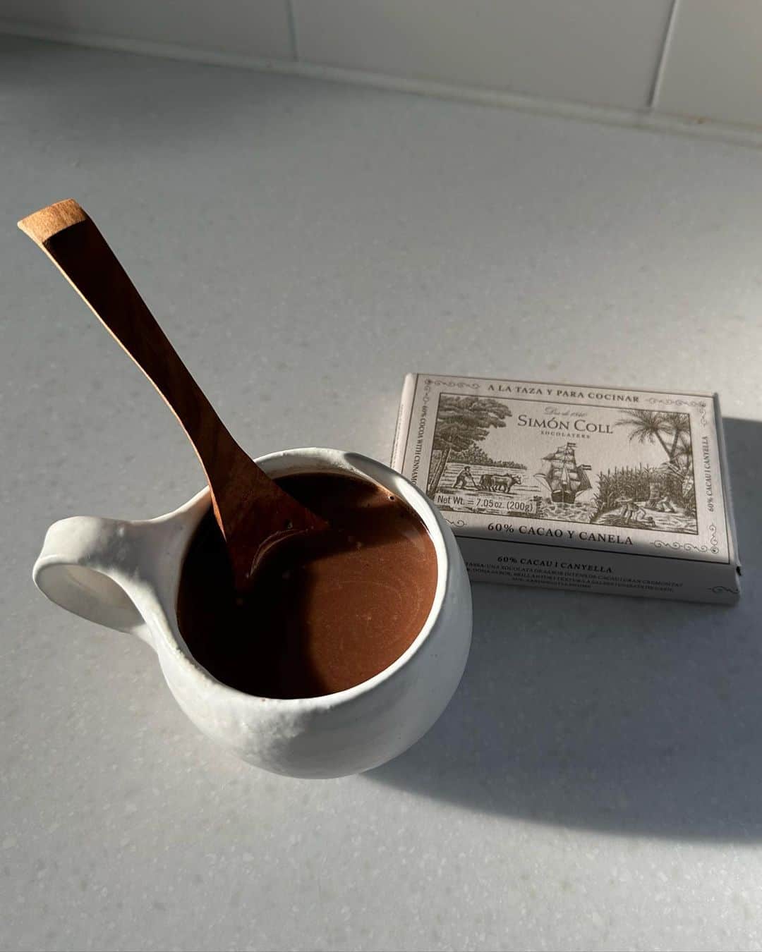 松本恵奈さんのインスタグラム写真 - (松本恵奈Instagram)「お家で作れる美味しいチョコレートドリンク発見しました🍫 まさに「うまっ！」の瞬間😂 #kaldi #チョコレート #チョコレートドリンク #chocolate」2月11日 18時42分 - ena1123