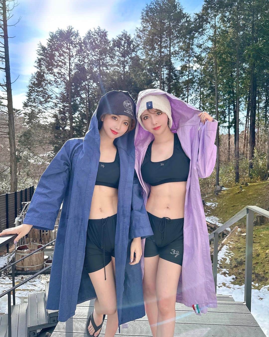 吉川ちえさんのインスタグラム写真 - (吉川ちえInstagram)「【🧖‍♀️🌟🧖‍♀️🌟🧖‍♀️🌟🧖‍♀️】 . サ活してきたよ🌳💕 静岡裾野市のテーマパーク ✅サウナ倶楽部 Thermal Climb Studio FUJI ( @saunaclub37 )で サウナしてきました😗💕 . 3つのエリアでサウナが体験できて 💧mizu studio（水スタジオ） サウナや水風呂などが体感できるウェットなエリア 🌀kaze studio（風スタジオ） サウナラウンジでの休憩やなエリア 🌳mori studio（森スタジオ） 自然の中でサウナ、水風呂、外気浴などが楽しめるアウトドアエリア . があって凄く楽しめました😛 凄く良かったので今回２回目のサウナ倶楽部さんです👀💓 初心者🔰さんでも分かりやすくスタッフの方がガイドしてくれるので じわじわ汗かいて心から温まってるのが分かる‼️💕🧖‍♀️ . 都心のサウナと違って自然の空気や ゆったり過ごせる感じが好き😙 私たちは御殿場駅から降りて🚕タクシーでいったよ🙆‍♀️バスもあるみたい✨ 女性同士でもアクセスしやすかったです💓 . #サウナ倶楽部 #saunaclub #サウナ女子 #サ活 #サウナ好きな人と繋がりたい  #静岡サウナ #静岡観光」2月11日 19時45分 - yoshikawachie_16