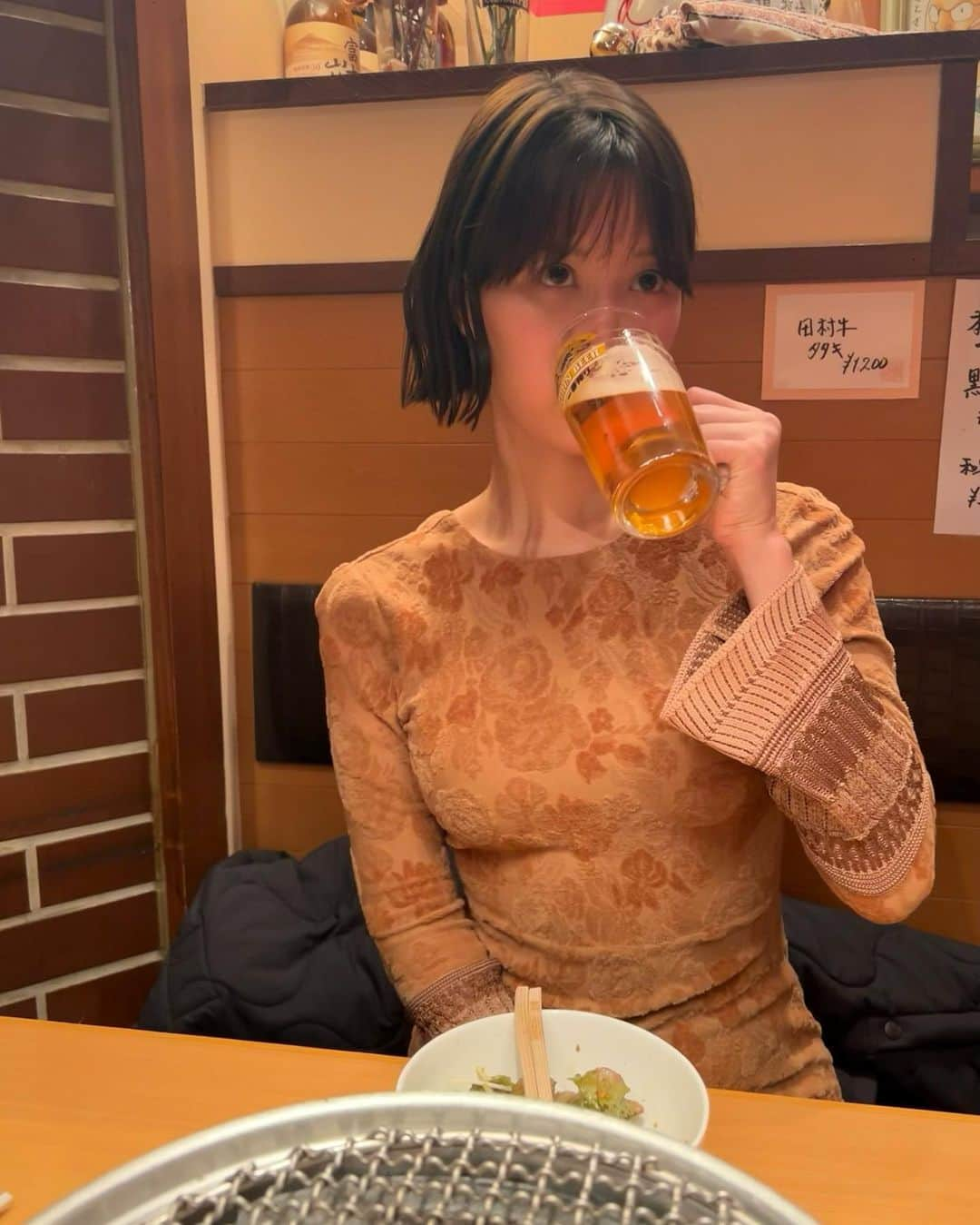 葵つかささんのインスタグラム写真 - (葵つかさInstagram)「週末のご褒美。ビールは小ビールくらいがちょうどいい人です🙄🥢」2月12日 0時09分 - _aoi.tsukasa_