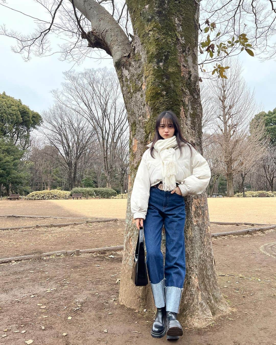 林芽亜里さんのインスタグラム写真 - (林芽亜里Instagram)「🎀 ⁡ こういう形のデニムもかわいい🤍 ⁡ ⁡ 今まで買うのはほとんど ハイウエスト＆フレアデニムだったなぁ〜🐟 フレアもまだまだ大好きだし、沢山履きます🫶 ⁡  ⁡ ⁡ #林芽亜里 #デニム #archives #WEGO #TreatUrself #lilLilly #snidel」2月12日 17時05分 - meari__hayashi