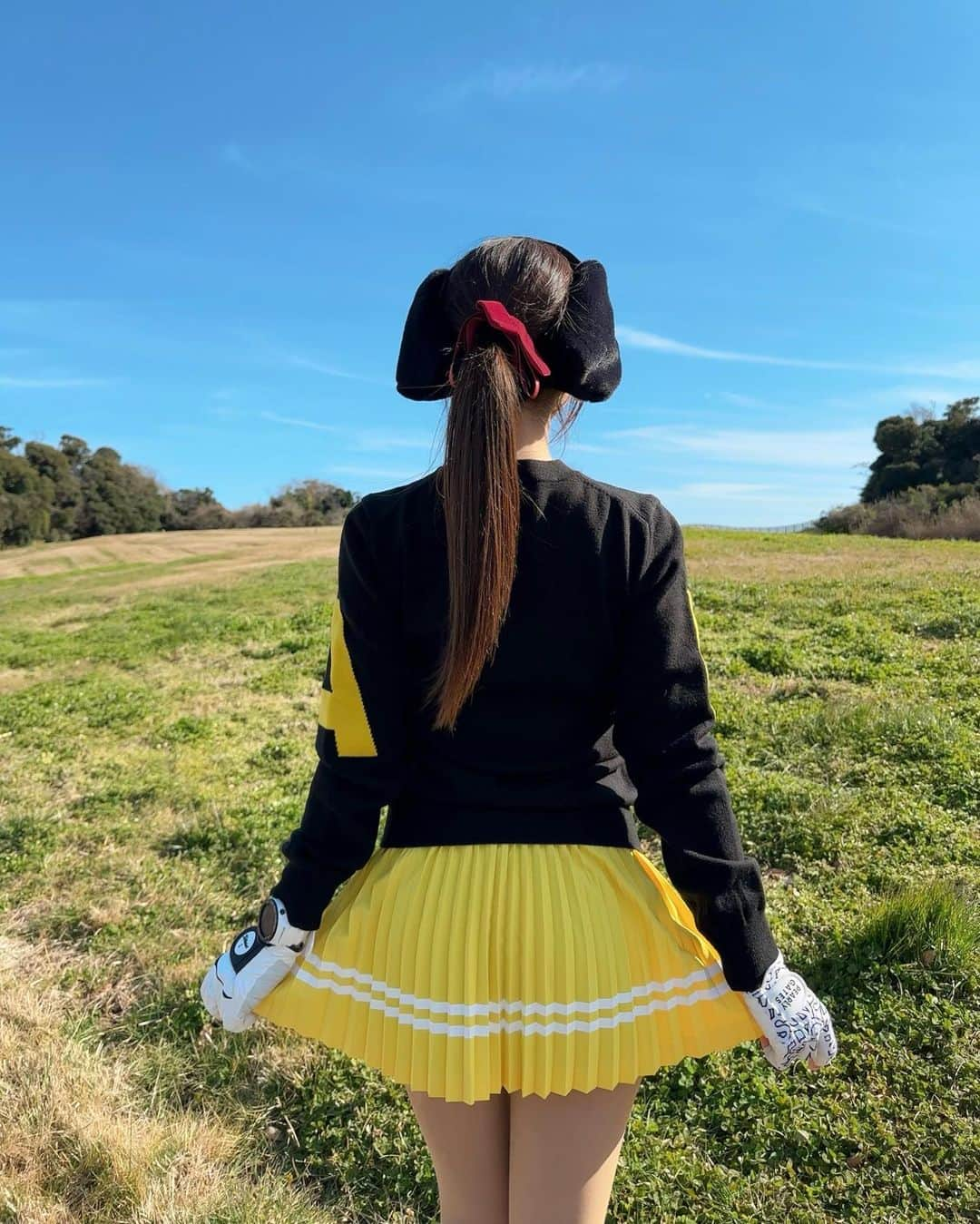 MAYUさんのインスタグラム写真 - (MAYUInstagram)「. 🐝💛💚💙 . ボールが7個も無くなった日。。 普段なかなかOBしないんだけど、ここはしちゃう。。🥹 ブリストルヒル行ったことある人は気持ちわかるかなぁ？🥹 . ウェアは全身 @utaagolf 💛 黄色だいすき💛 . お天気に恵まれて、2月とは思えない気温だったよ〜☀️ 今年は去年に比べてだいぶあたたかいよね！ . . #ゴルフ女子#ゴルフ#ゴルフウェア#ゴルフコーデ#ユタゴルフ#ブリストルヒルゴルフクラブ#golf#golfwear#golflife#golfaddict#golfstagram#golfcourse#golfclub#golfday#utaagolf#utaa#bristolhillgolfclub#골프#골프스타그램#골프웨어#골프스윙#유타골프#유타골프웨어」2月12日 17時36分 - mayu.kina_golf