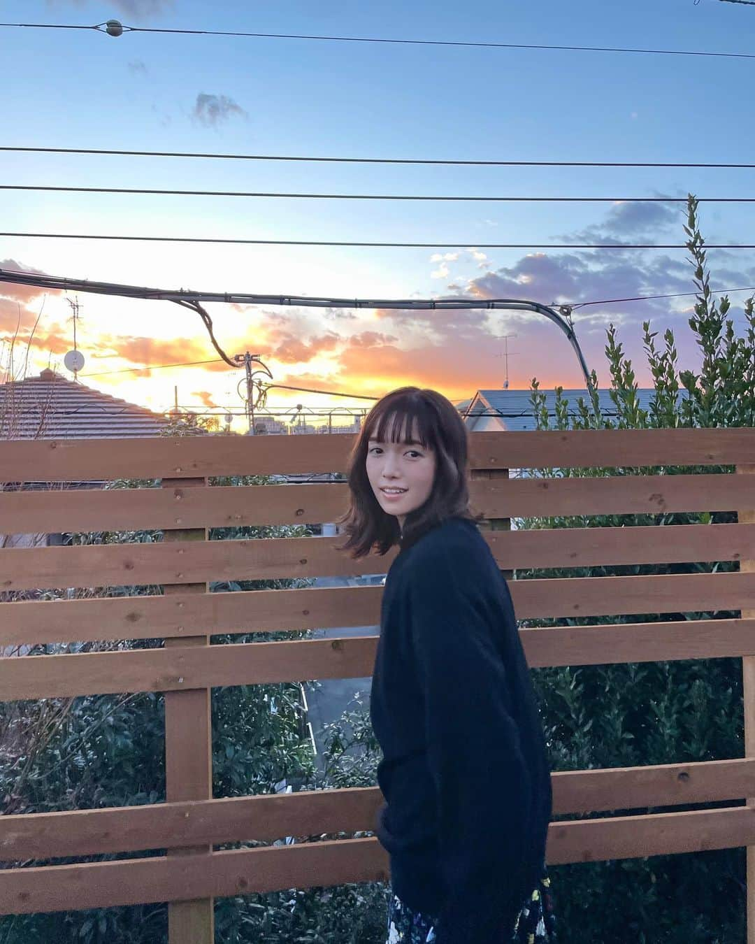 佐藤栞里さんのインスタグラム写真 - (佐藤栞里Instagram)「. 空に釘付けだったな〜 夕暮れ時🕊」2月12日 20時31分 - satoshiori727