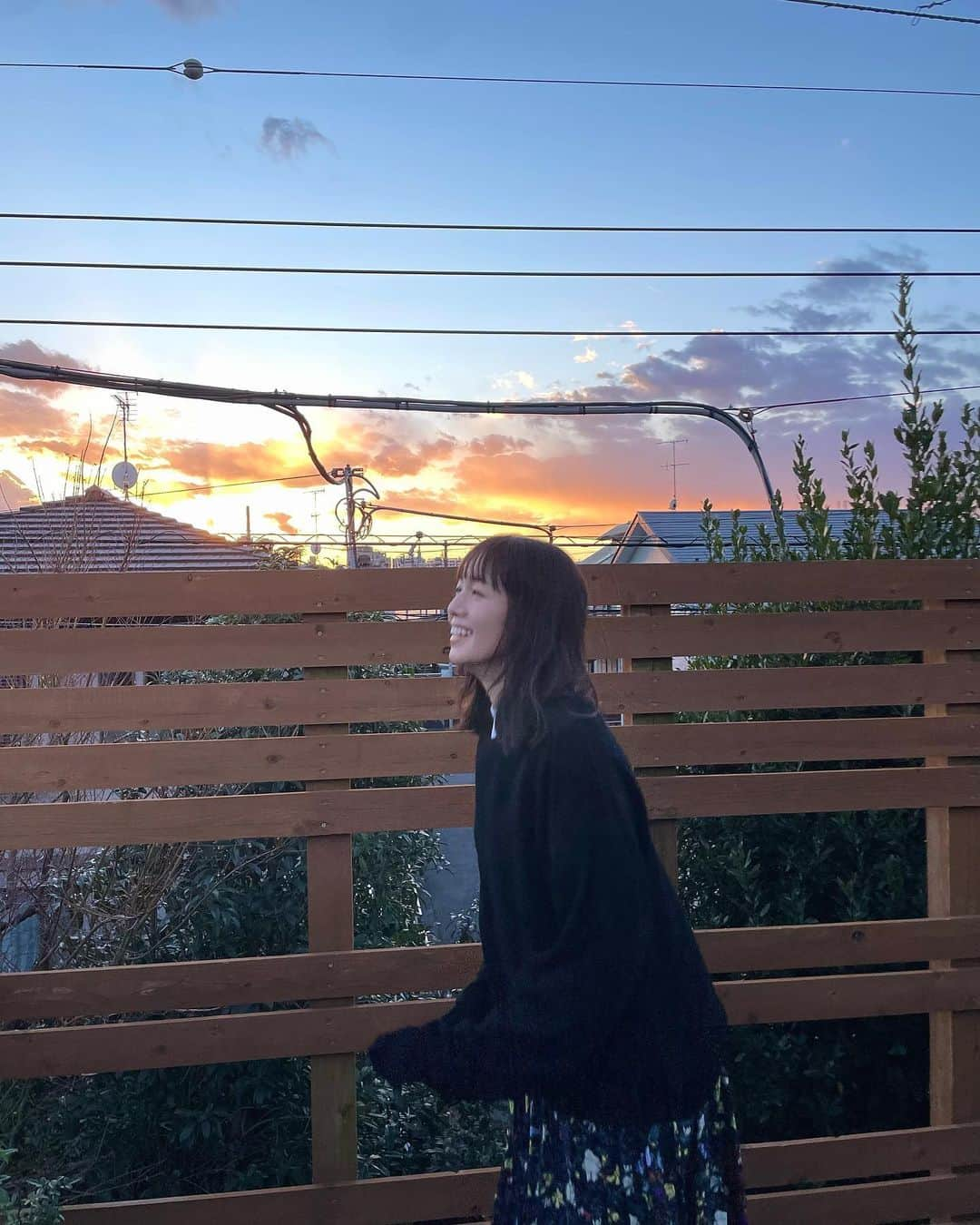 佐藤栞里さんのインスタグラム写真 - (佐藤栞里Instagram)「. 空に釘付けだったな〜 夕暮れ時🕊」2月12日 20時31分 - satoshiori727