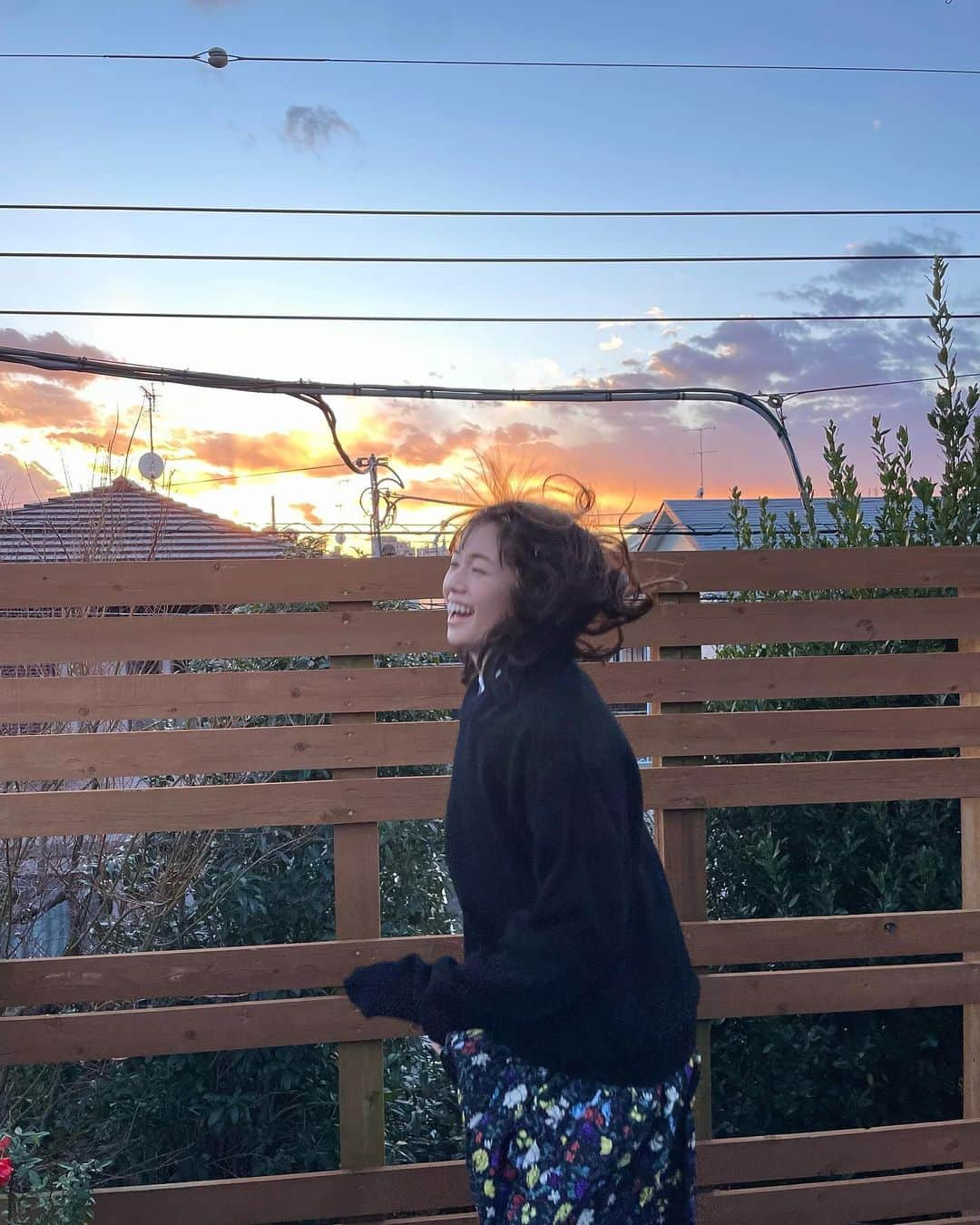 佐藤栞里さんのインスタグラム写真 - (佐藤栞里Instagram)「. 空に釘付けだったな〜 夕暮れ時🕊」2月12日 20時31分 - satoshiori727