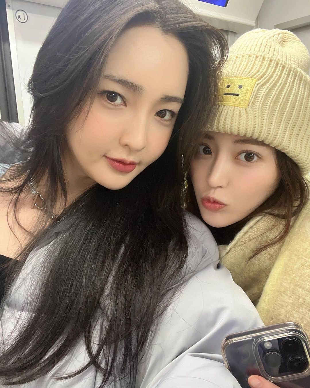 佐藤かよさんのインスタグラム写真 - (佐藤かよInstagram)「. 🐈...💛💛💛 . @asyakodayo  あさこにゃんこと電車デート(1区間 . #銀座線」2月12日 21時12分 - satokayo1226