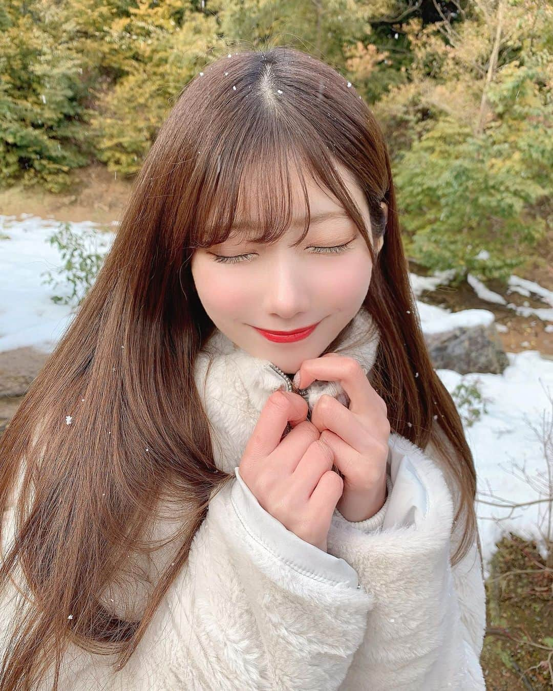 山広美保子さんのインスタグラム写真 - (山広美保子Instagram)「冬の匂いすき☃️❄️ . . . . . #冬服 #冬服コーデ #コート #京都 #京都観光 #金閣寺 #お寺 #御朱印 #スカート #ミニスカート #美脚 #ブーツ #ニット #ワンピース #タートルネック #私服 #全身コーデ #アイドル #idola #lucu #cantik #ไอดอล  #follow #フォロワー募集中 #いいね返し #乃木坂46 #ストレート #ストレートヘア  #美脚 #撮影 #ロングブーツ」2月12日 21時16分 - yamahiromihoko