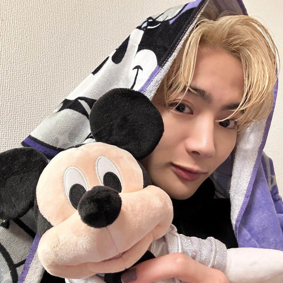 NOA（ノア）さんのインスタグラム写真 - (NOA（ノア）Instagram)「Thanks Disney!!!✨ Happy 100th Anniversary 🎉 愛用させて頂きます😛  @disneystore.jp  @disney  #ディズニーストア #ショップディズニー #Disney #Disney100」2月12日 21時38分 - n_o_a_3_