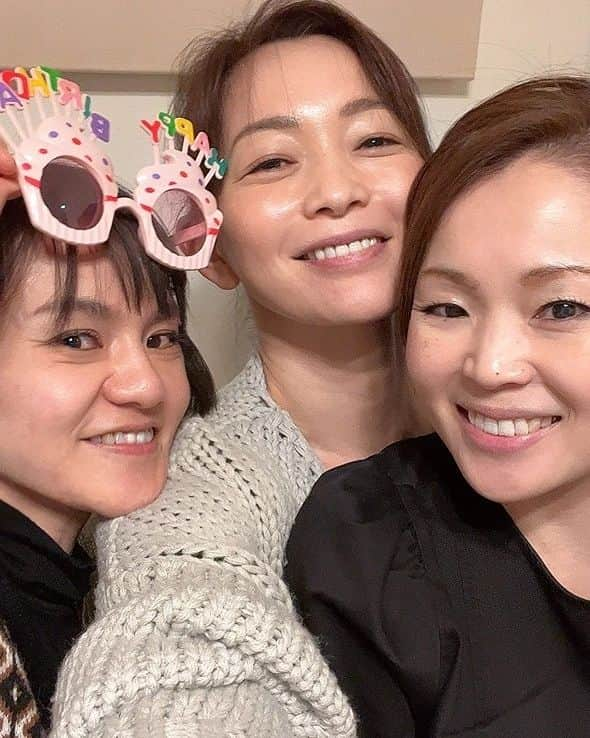 佐藤純さんのインスタグラム写真 - (佐藤純Instagram)「ママ友のお誕生日会🎂  サプライズ大成功でママ友が涙😢❤  喜んでくれて私達も嬉しいよ😆  出会って12年…これからもヨロシクね‼️  みんなよく飲んだわ🥂🤣  #ママ友 #お誕生日おめでとう  #仲間 #ママ #ママモデル #モデル #mama #mamamodel #model」2月13日 12時14分 - junsatoidea