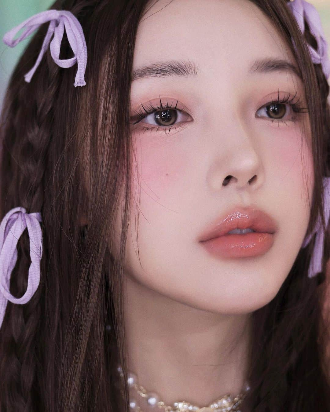 ポニーさんのインスタグラム写真 - (ポニーInstagram)「#광고  K-POP Inspired makeup look for this Valentine’s Day with @sheglam_official  It’s simple to recreate and I’ve also used minimal products to create this look. Hopefully you guys can try it out or recreate this look with me!  You can also get a discount if you use my code LOVEDIVEPONY during checkout! I think it will be a perfect gift to yourself and to your friends and family!🌸  Products used:  💖Primer Love Dive At First Sight Moisturizing Primer  💖Setting Powder Love Dive MATTEly in Love Long-Wearing Pressed Powder  💖Eyes Love Dive So Devoted Liquid Mousse Lipstick # FOREVERMORE   💖Blush Love Dive Tender Heart Powder Blush # YOU’RE PEACHY  💖Lips Love Dive So Devoted Liquid Mousse Lipstick # MY TWIN FLAME   Love Dive So Smitten Gloss  # BLUE OVER YOU   #SHEGLAM #SHEGLAMcollection #sheglamlovedive #sheglamvalentine #valentinesday #koreanmakeup」2月13日 19時00分 - ponysmakeup