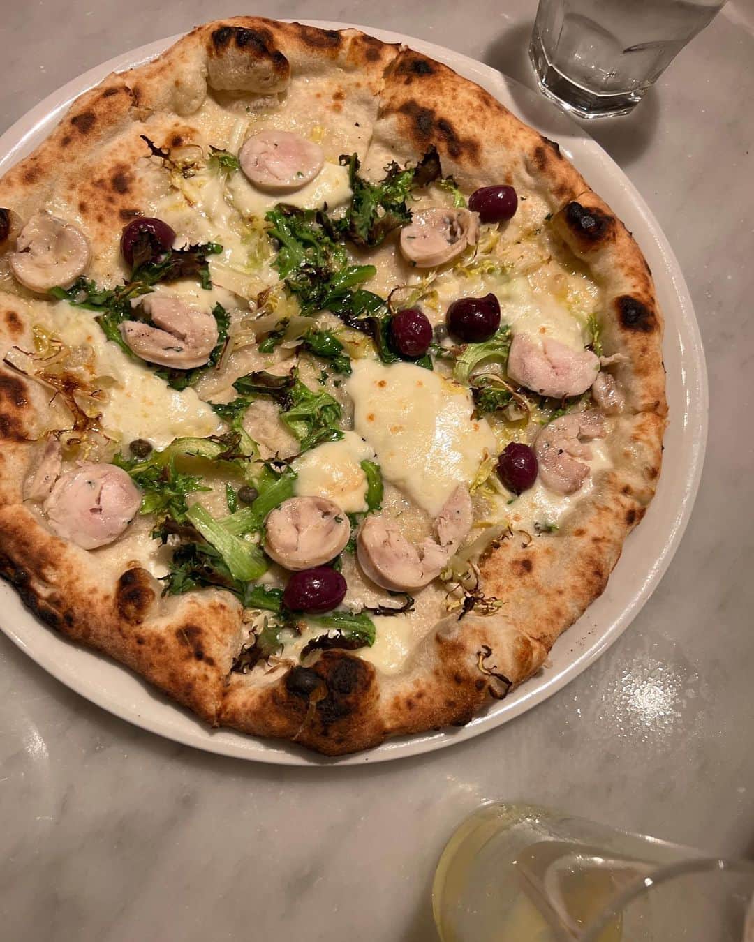 安田美沙子さんのインスタグラム写真 - (安田美沙子Instagram)「お友達と、pizzaを食べに。。。  地元、宇治の美味しいピザ屋さんと ご縁もあるそうで、行ってみたかった🤍  吉祥寺まで電車にゆられて。。。  夕方17時から食べ出して、20時半にはおうちに着いて、ディズニーの帽子をかぶってました🤍  美味しいpizza&ゆかいな仲間たち✨また吉祥寺に集おうね🤍  #gg #pizza #friends #吉祥寺 #宇治 #thanks」2月13日 18時34分 - yasuda_misako