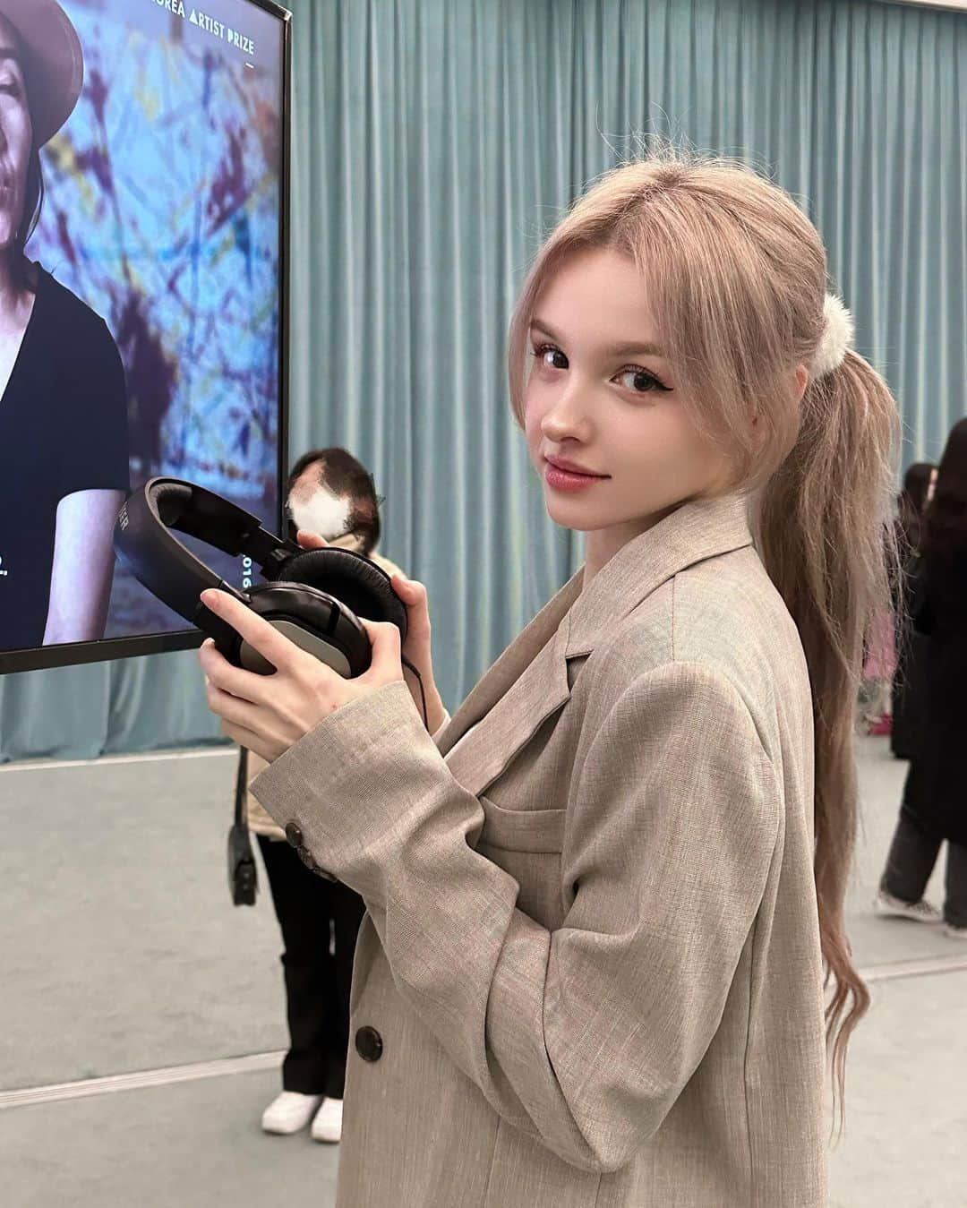 Elina 엘리나 (エリナ) さんのインスタグラム写真 - (Elina 엘리나 (エリナ) Instagram)「Do you like art museums?📺✨ 오랜만에 문화생활 총총총~」2月13日 21時26分 - elina_4_22