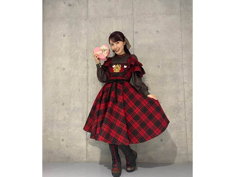 逢田梨香子さんのインスタグラム写真 - (逢田梨香子Instagram)「#Aqours EXTRA LoveLive! 2023 ～It's a 無限大☆WORLD～ <Valentine's Day Concert> 💝  今回の新衣装も可愛かった🍫」2月14日 12時19分 - aida_rikako_