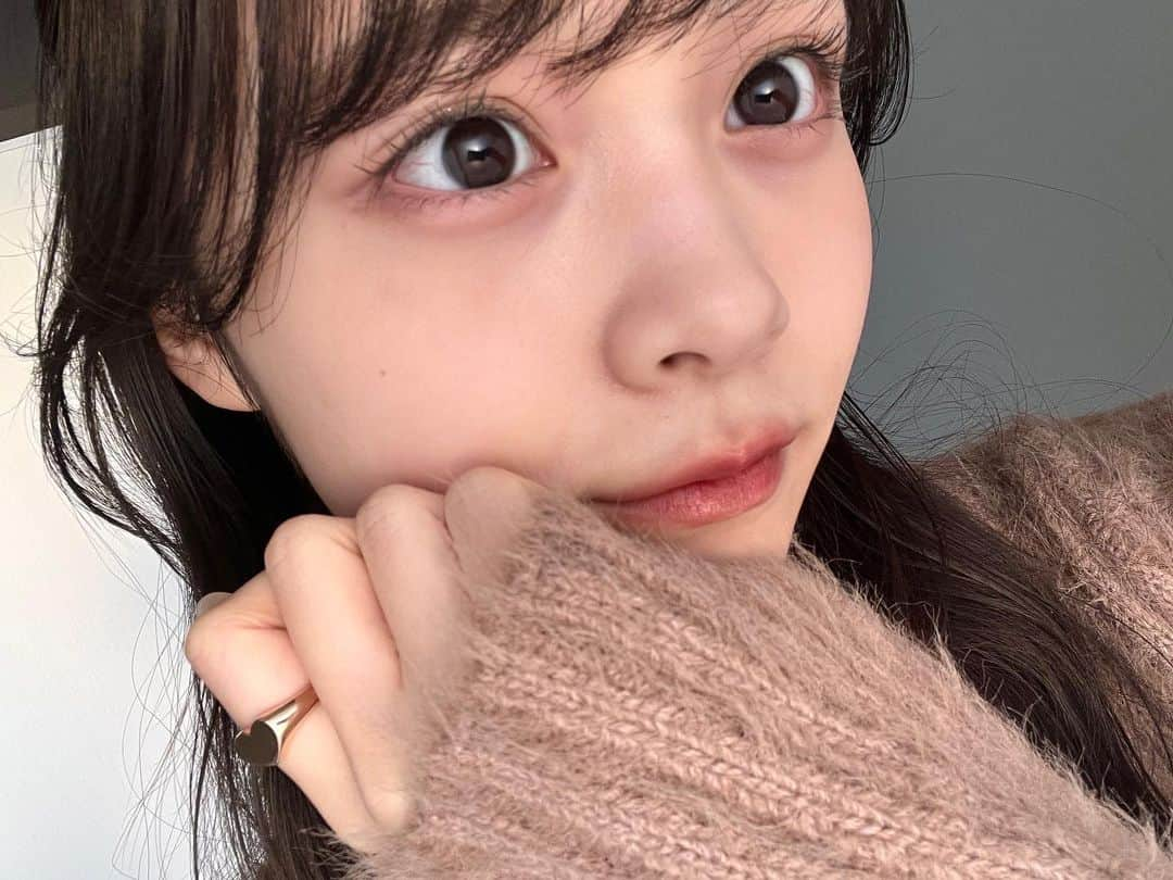 林芽亜里さんのインスタグラム写真 - (林芽亜里Instagram)「🎀 ⁡ ピンクブラウンなメイク🩰🧸 今日の写真じゃないけど、 なんだかメイクもお洋服もチョコ色でバレンタインっぽいから投稿🫶 ⁡ ⁡ チョコをくちいーーっぱいに頬張りたい🤤🍫 ⁡ ⁡ (,,,・-・,,,)➳♥ｷｭﾝ ⁡ ⁡ ⁡ #林芽亜里  #ピンクブラウンメイク  #ふわナチュラル #ふわグレー #バレンタインデー」2月14日 18時05分 - meari__hayashi