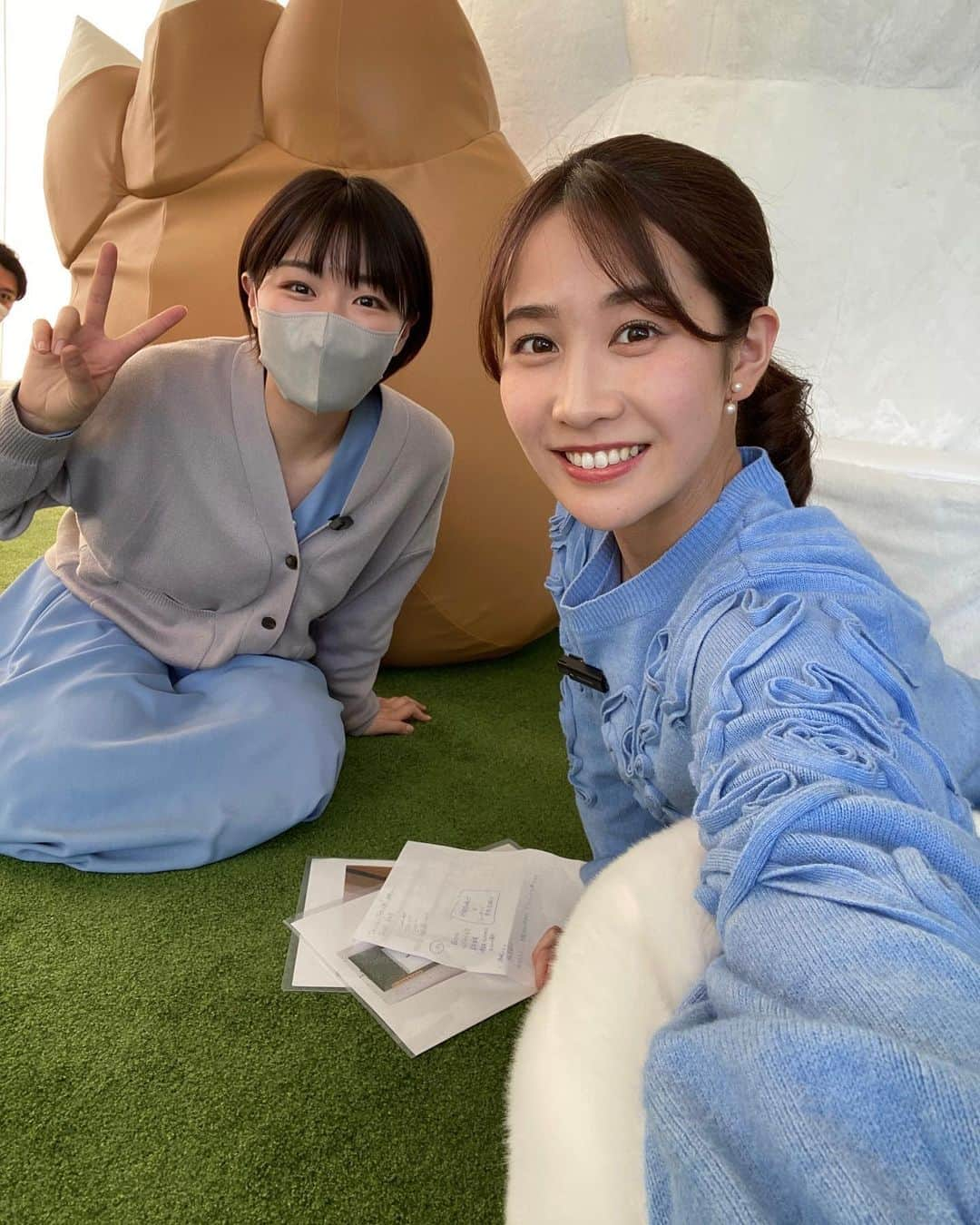 島津咲苗さんのインスタグラム写真 - (島津咲苗Instagram)「明るく素直な石井ちゃん😆 楽しいインスタライブでした！ 書道6段、中学はダンス部、高校は生徒会の書記だったそう。 サックスもできる！自己流だけどラップもできる！ でも、球技は苦手だそう🤣  改めて、皆さま これからよろしくお願いします♪ . . . #ひょっこりは #バレンタイン #そわそわしていた #竹田さん  #メーテレ #石井祐里枝 #アナウンサー #島津咲苗 #ドデスカ #インスタライブ」2月14日 18時44分 - sanae_shimazu